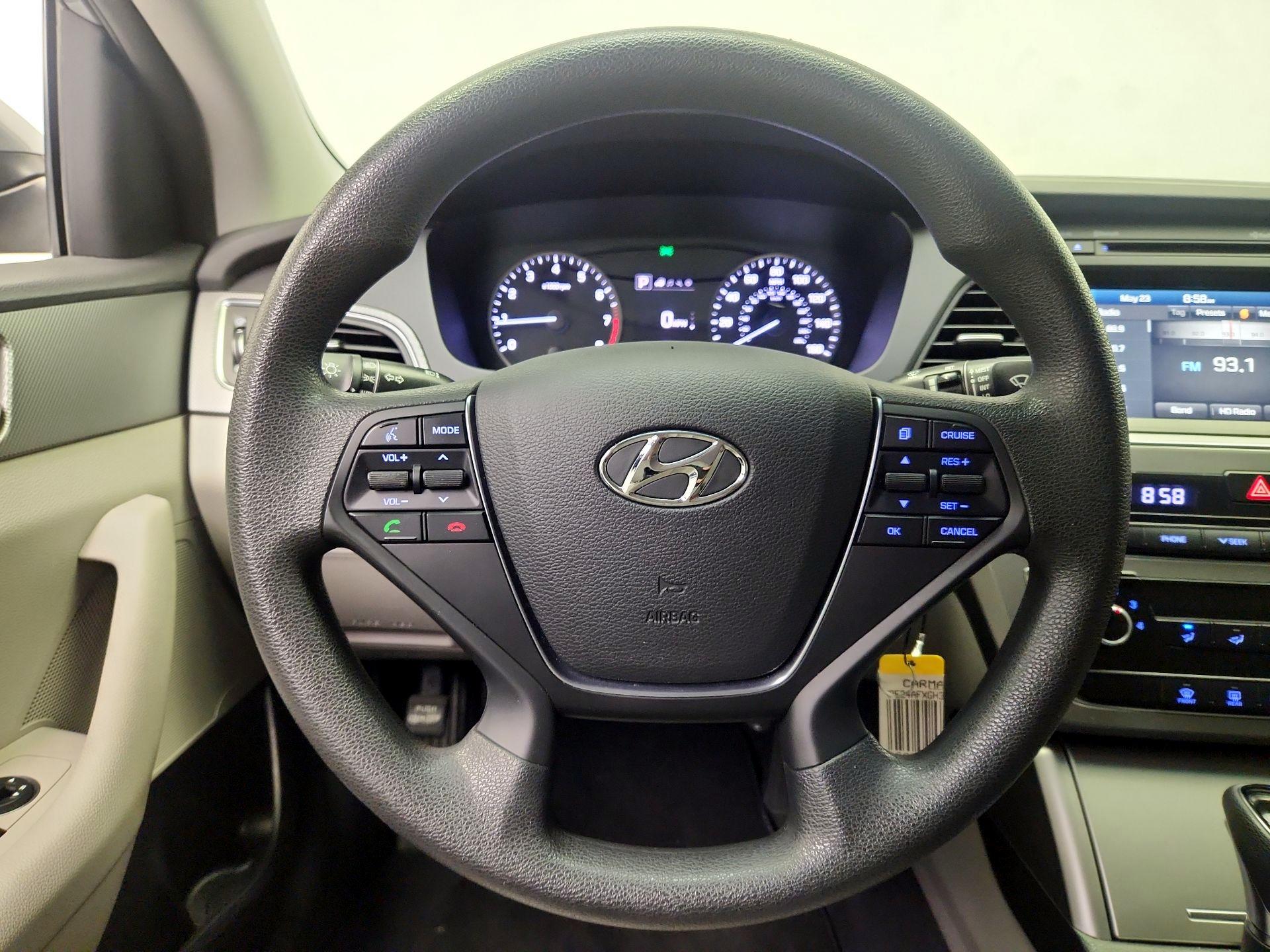 Thumbnail: 2016 Hyundai Sonata - 10