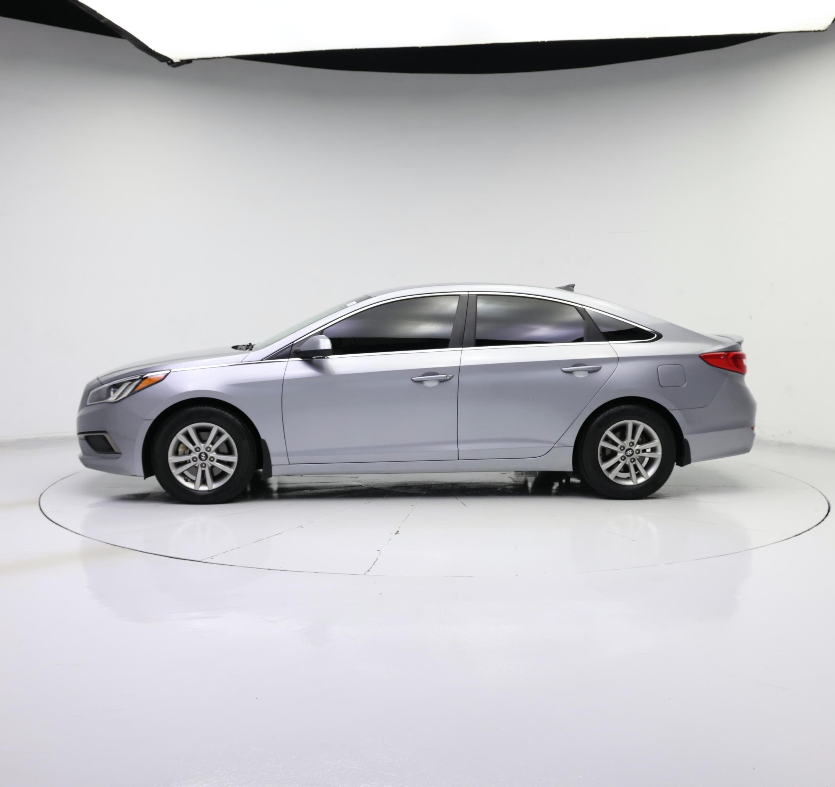 Thumbnail: 2016 Hyundai Sonata - 3