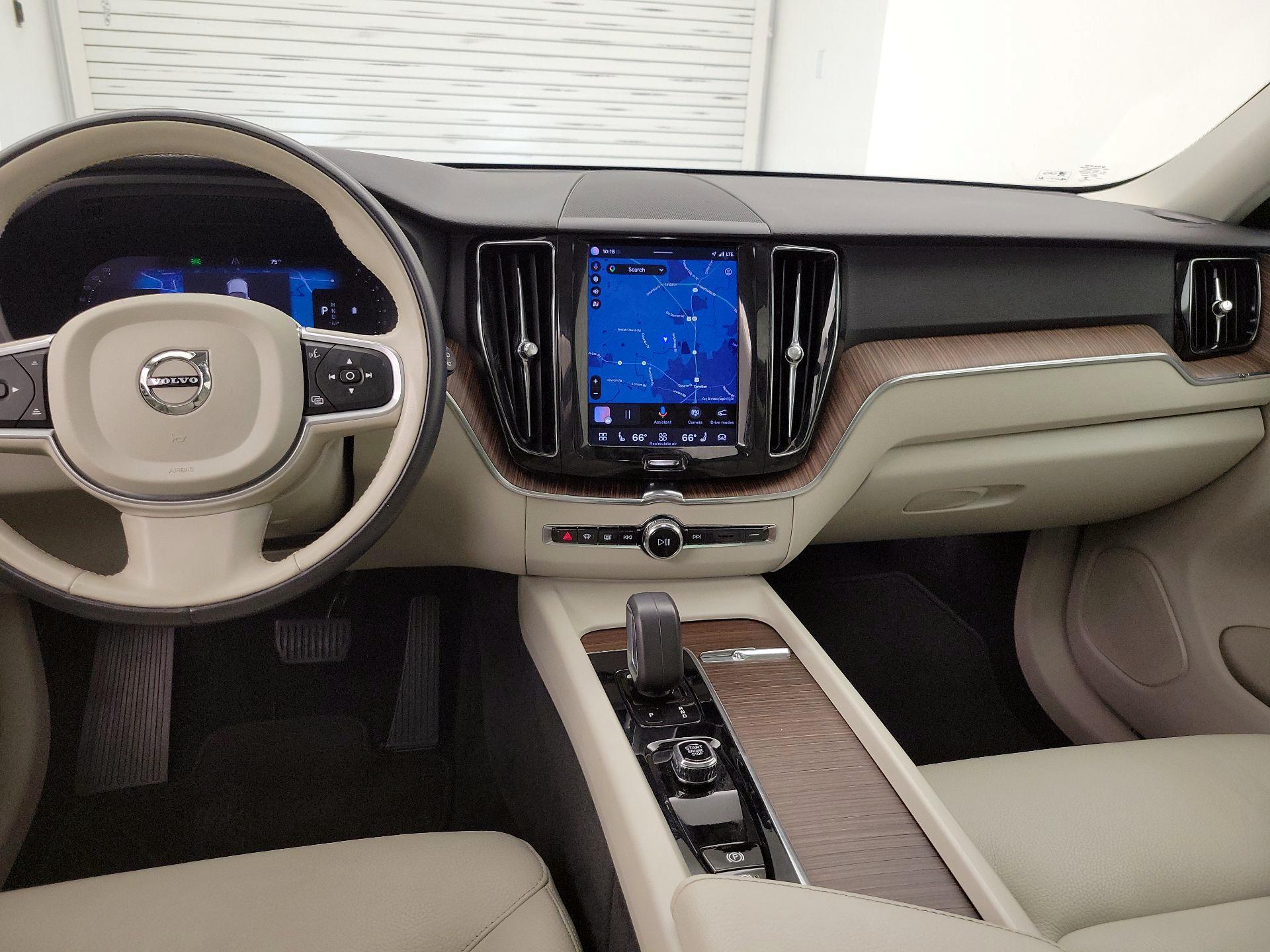 Thumbnail: 2022 Volvo XC60 - 9