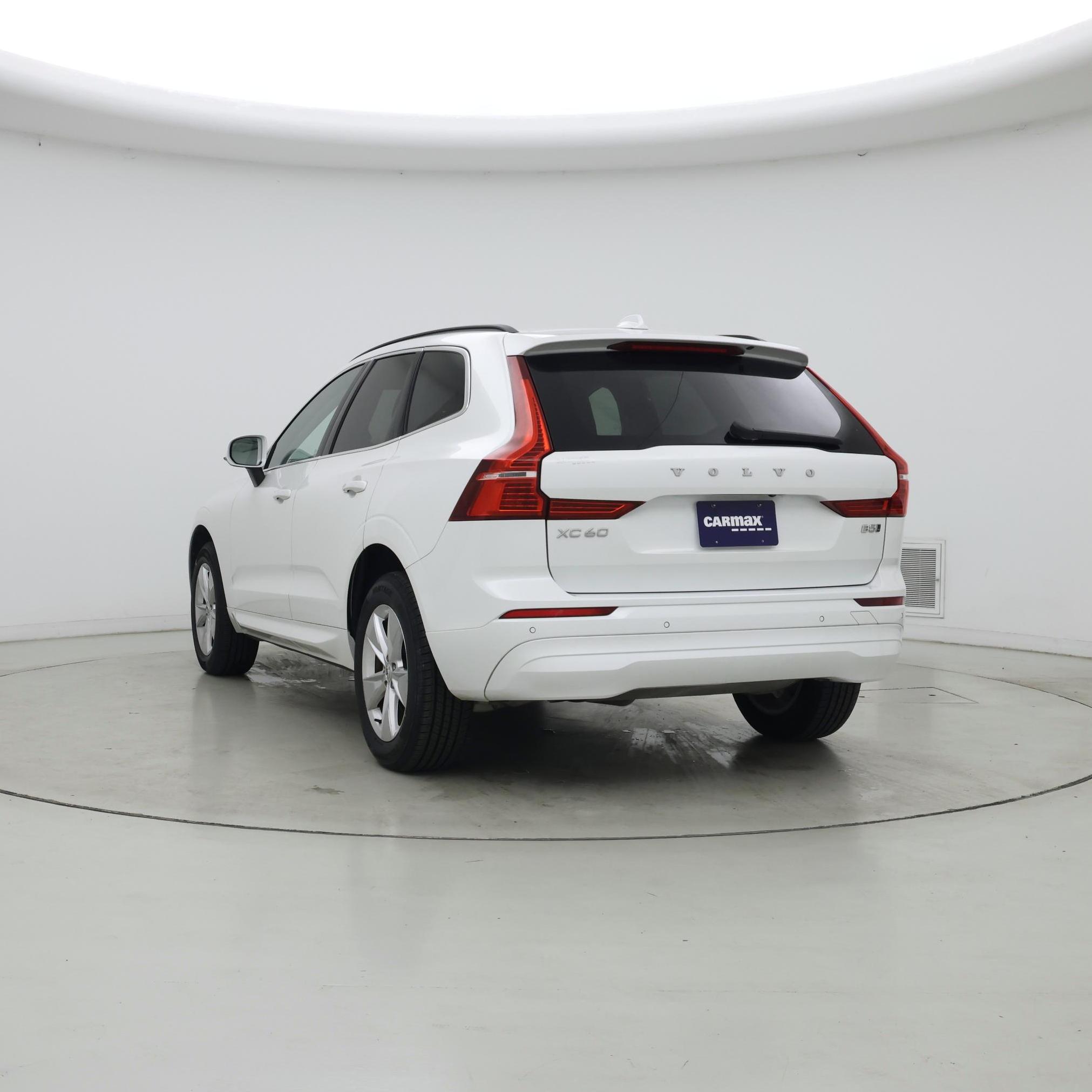 Thumbnail: 2022 Volvo XC60 - 2