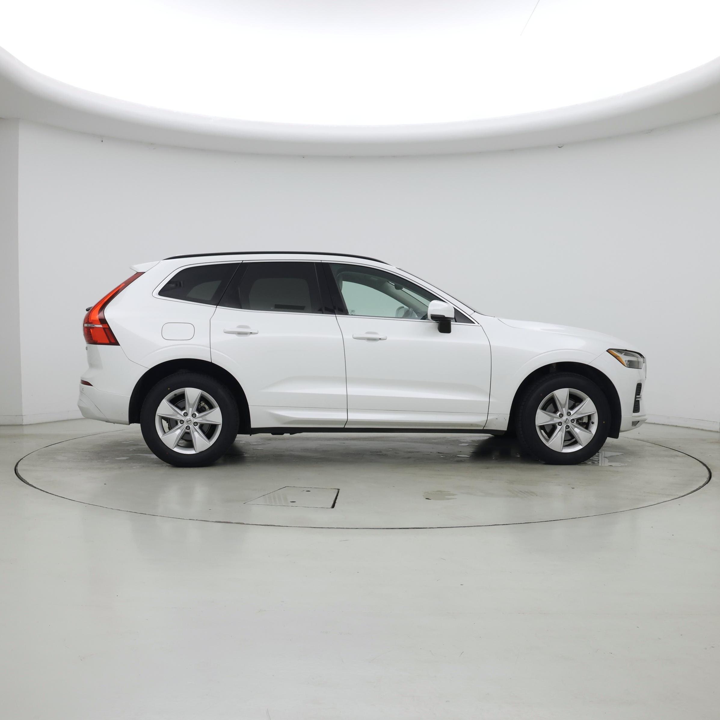 Thumbnail: 2022 Volvo XC60 - 7
