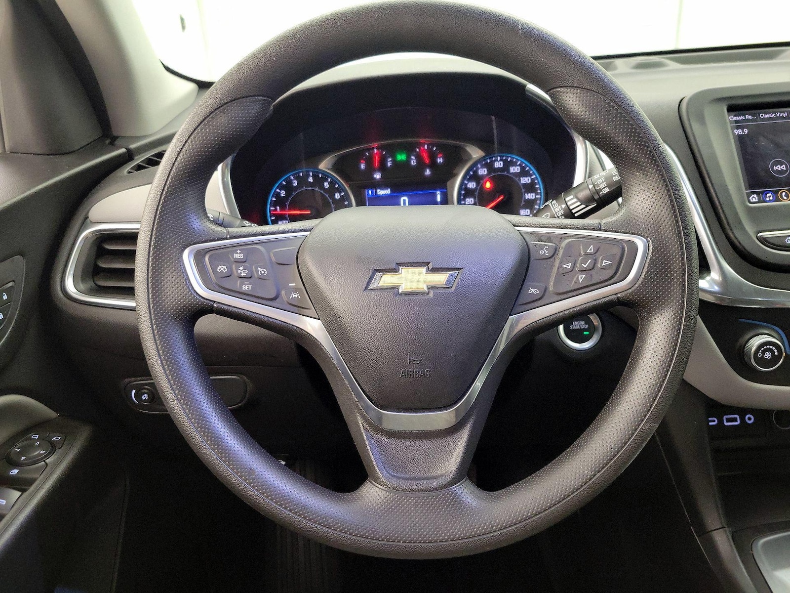 2022 Chevrolet Equinox LT - Photo 11