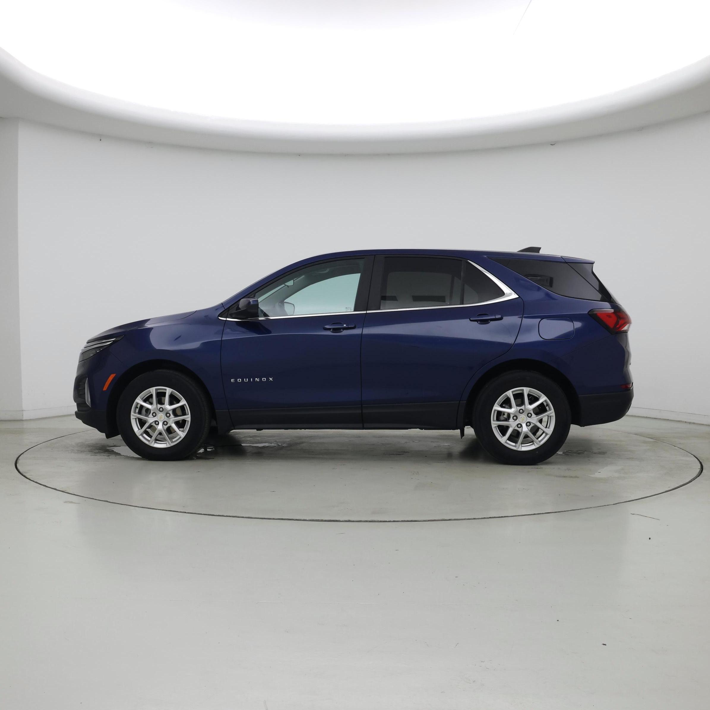 Thumbnail: 2022 Chevrolet Equinox - 3