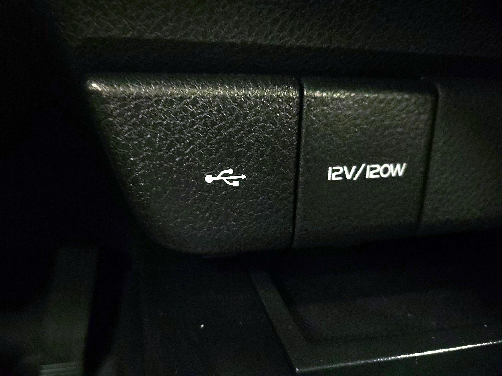 Thumbnail: 2020 Toyota Camry - 18
