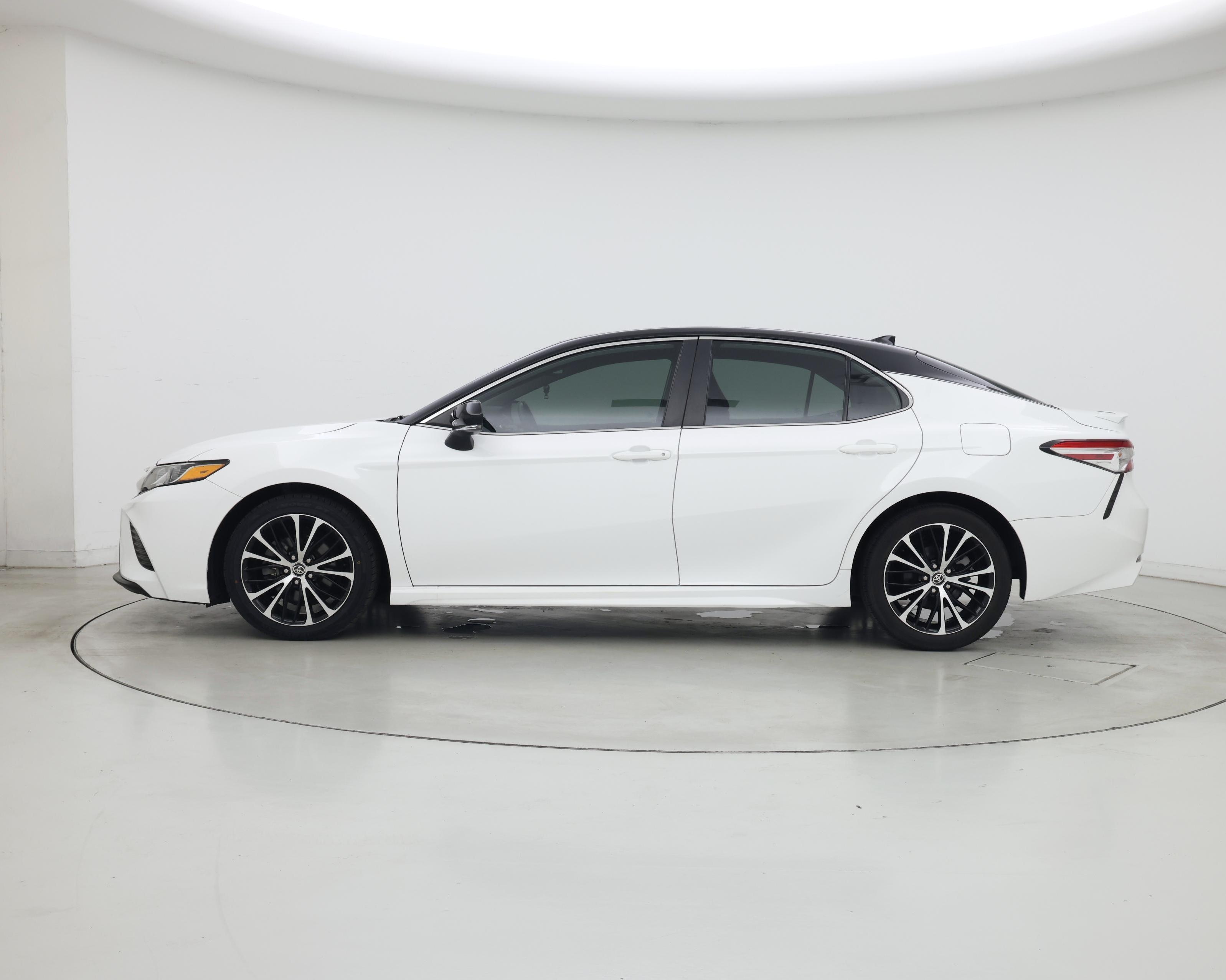 Thumbnail: 2020 Toyota Camry - 3