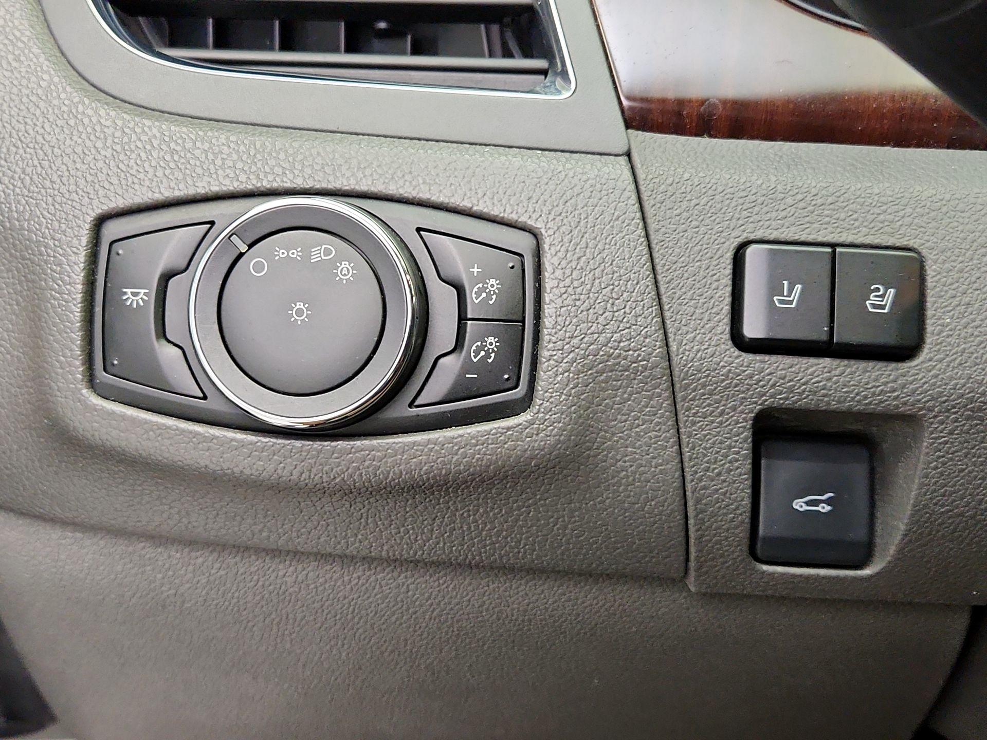 Thumbnail: 2014 Ford Edge - 13