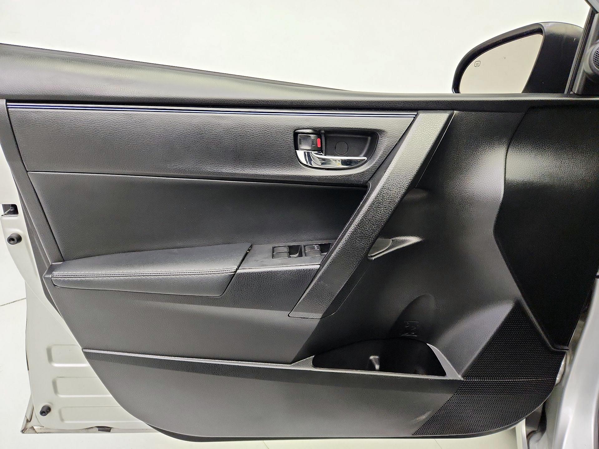 Thumbnail: 2019 Toyota Corolla - 12