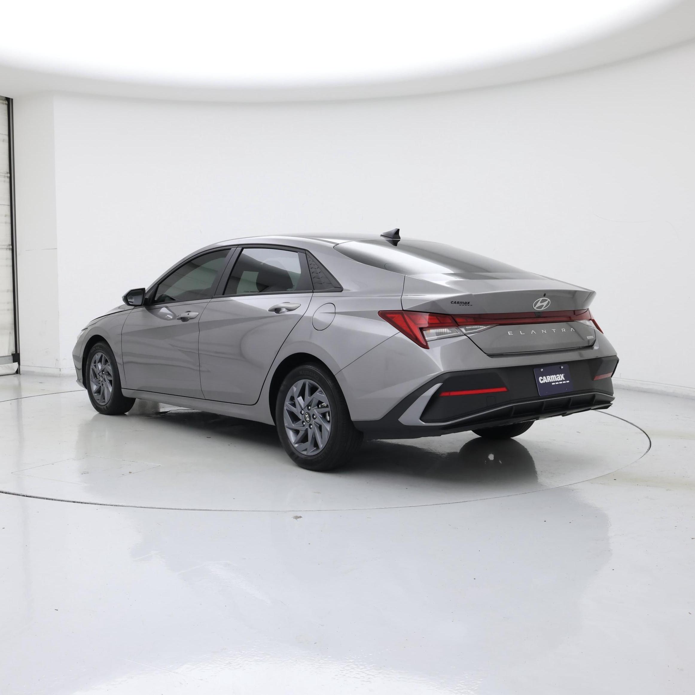 Thumbnail: 2024 Hyundai Elantra - 2