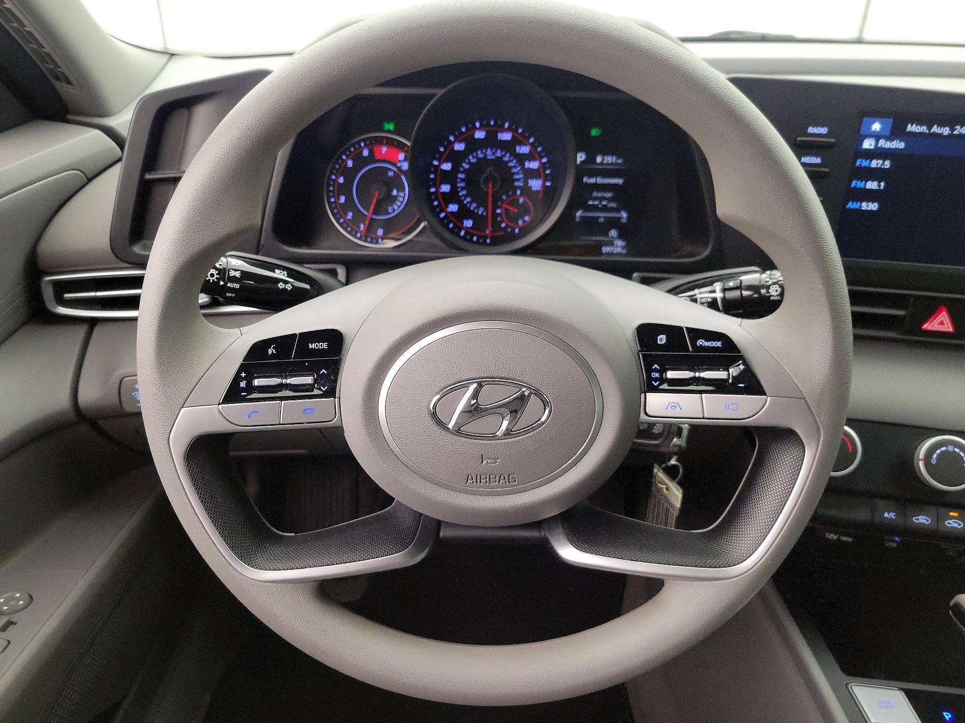 Thumbnail: 2021 Hyundai Elantra - 10