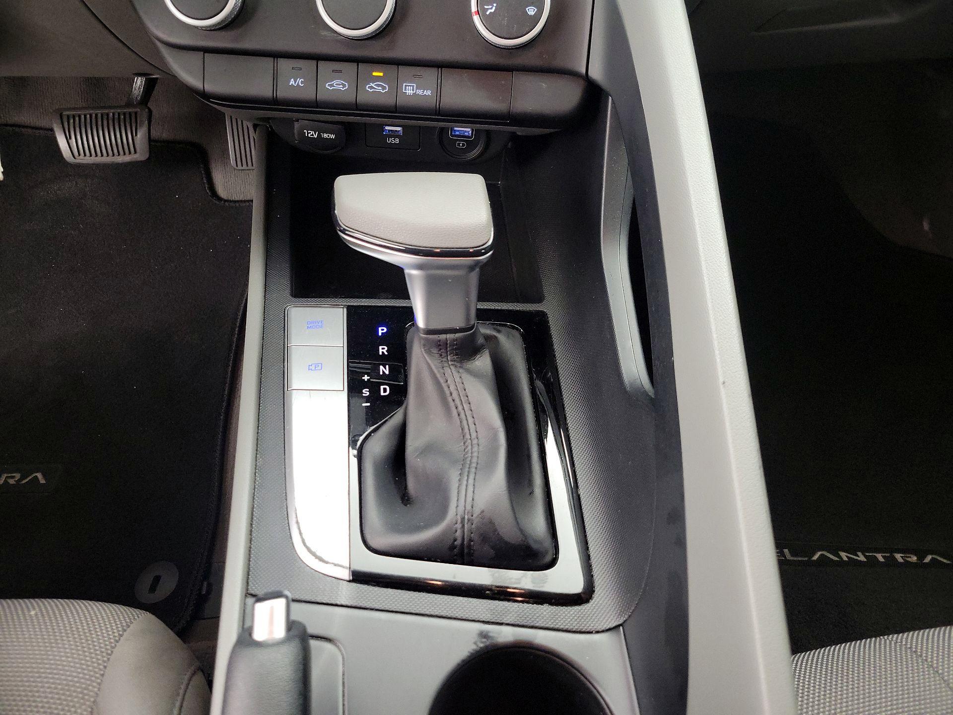 Thumbnail: 2021 Hyundai Elantra - 17