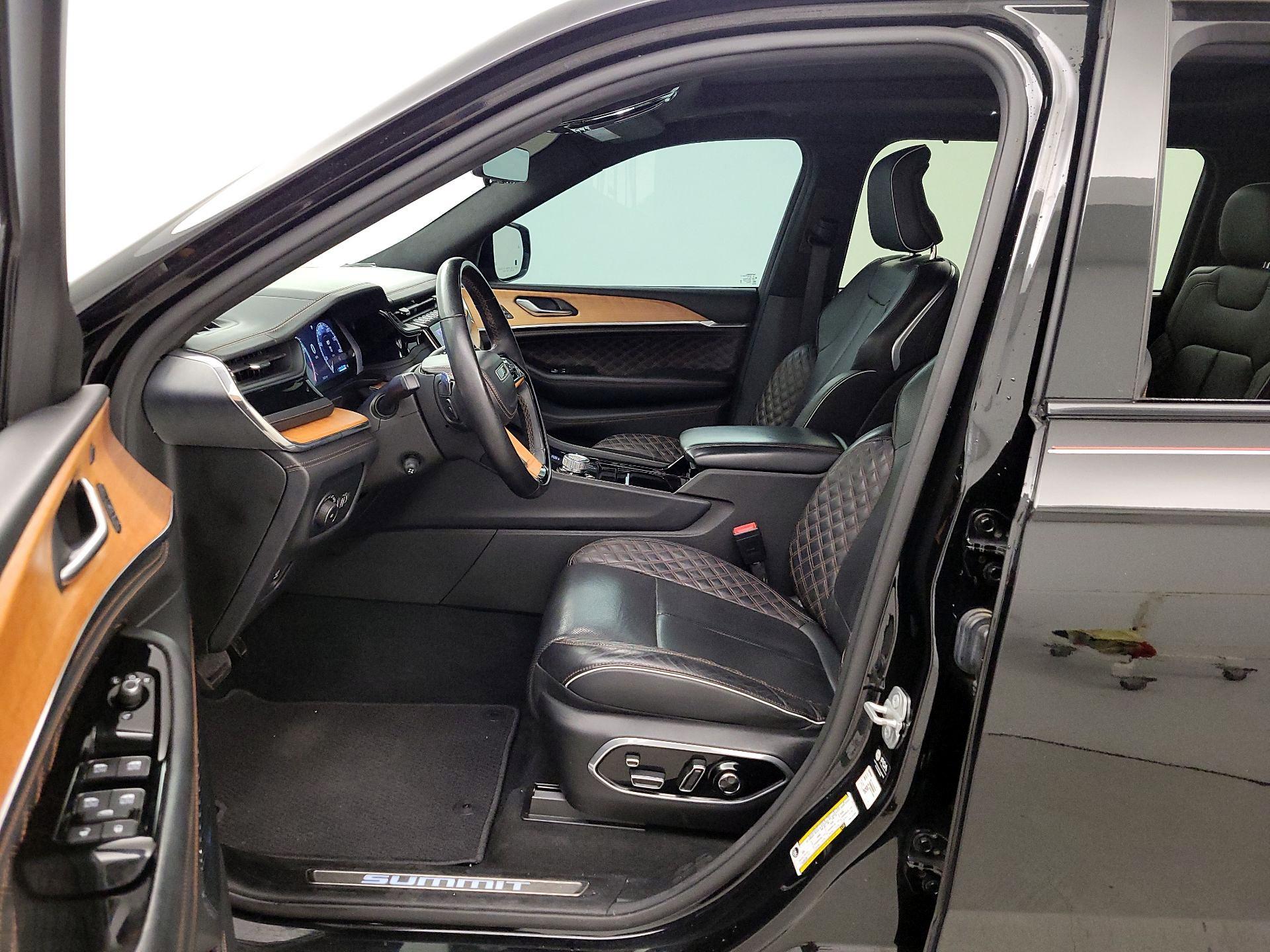 Thumbnail: 2023 Jeep Grand Cherokee L - 11