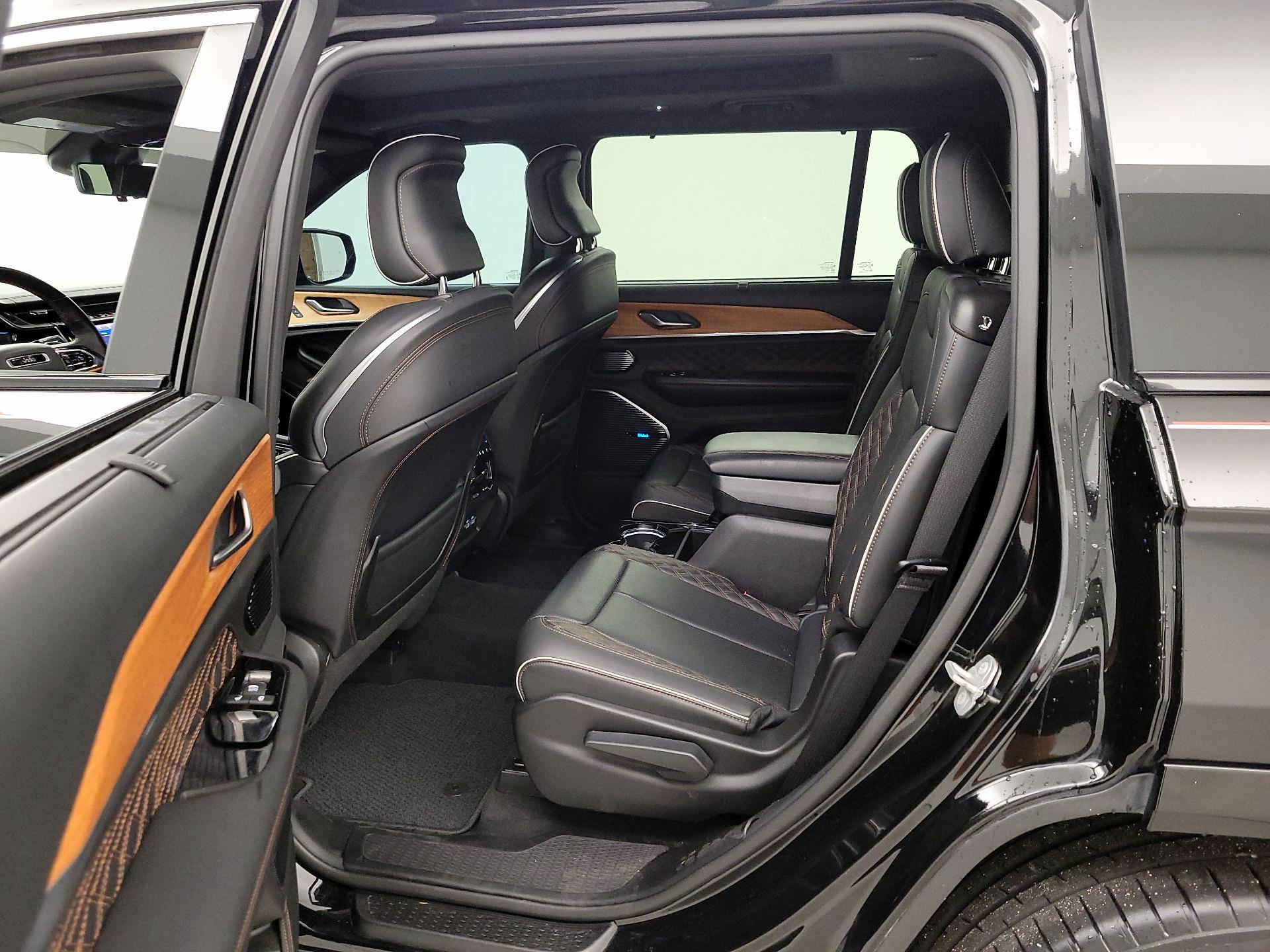 Thumbnail: 2023 Jeep Grand Cherokee L - 20