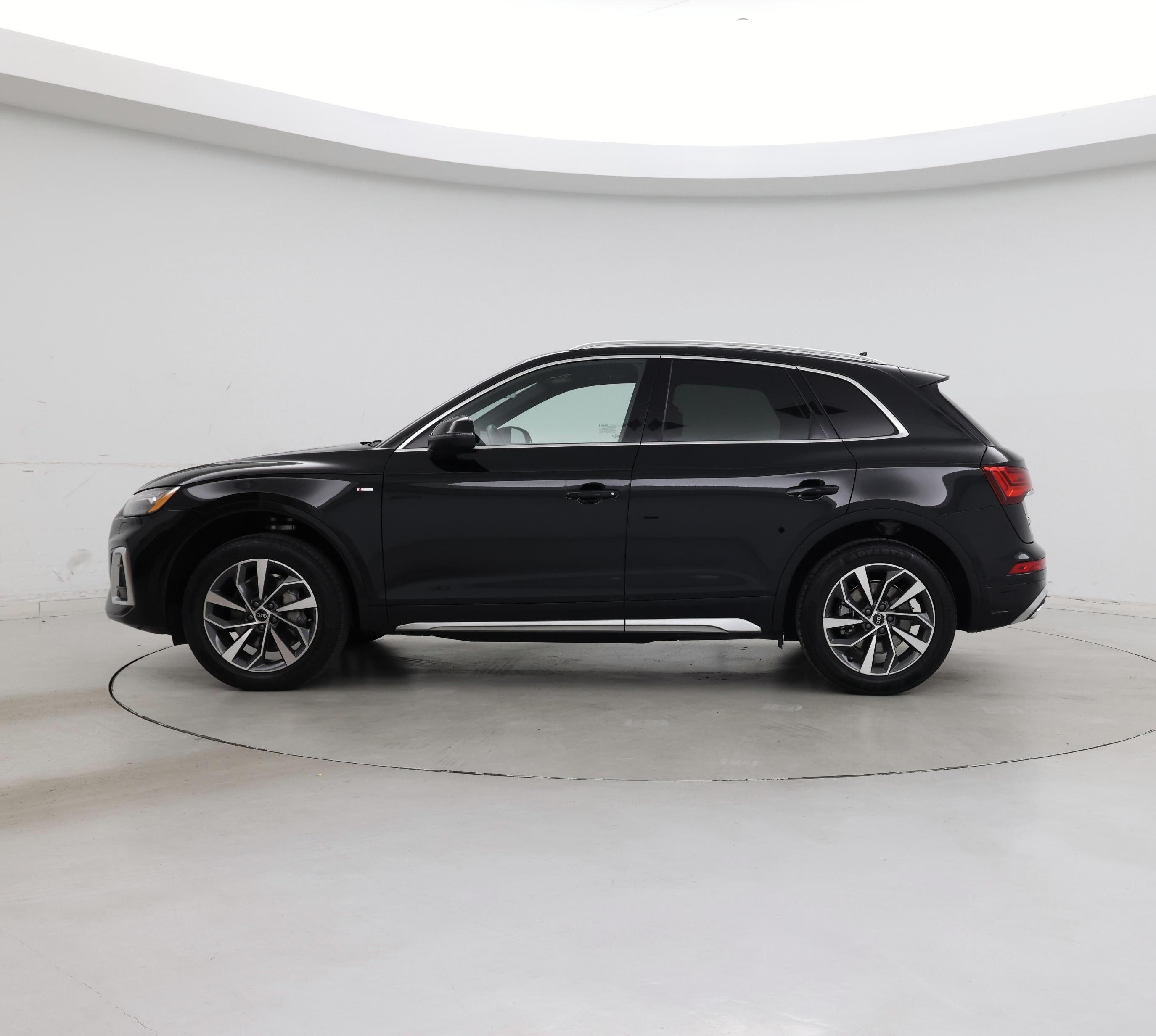 Thumbnail: 2023 Audi Q5 - 3