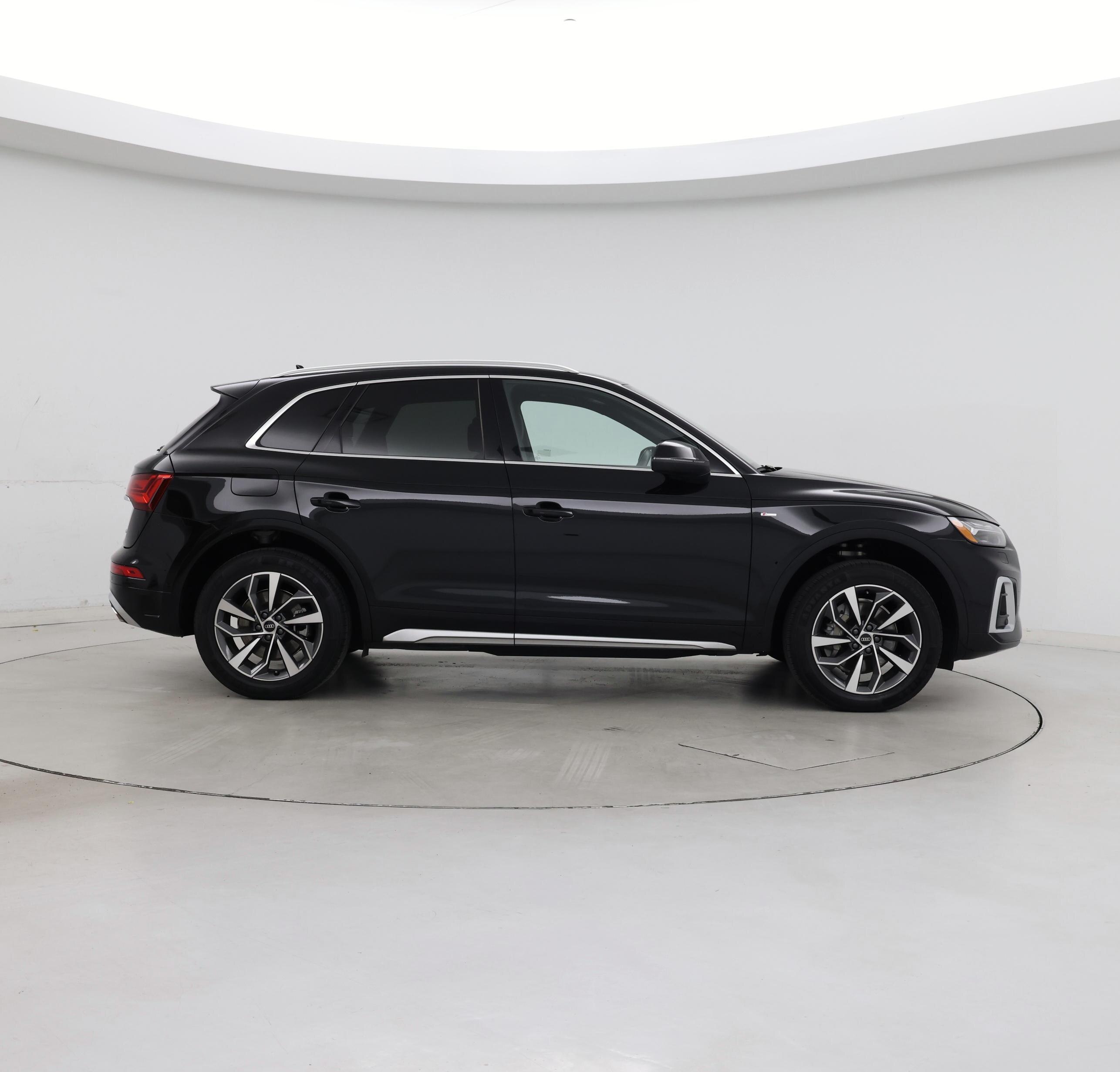 Thumbnail: 2023 Audi Q5 - 7