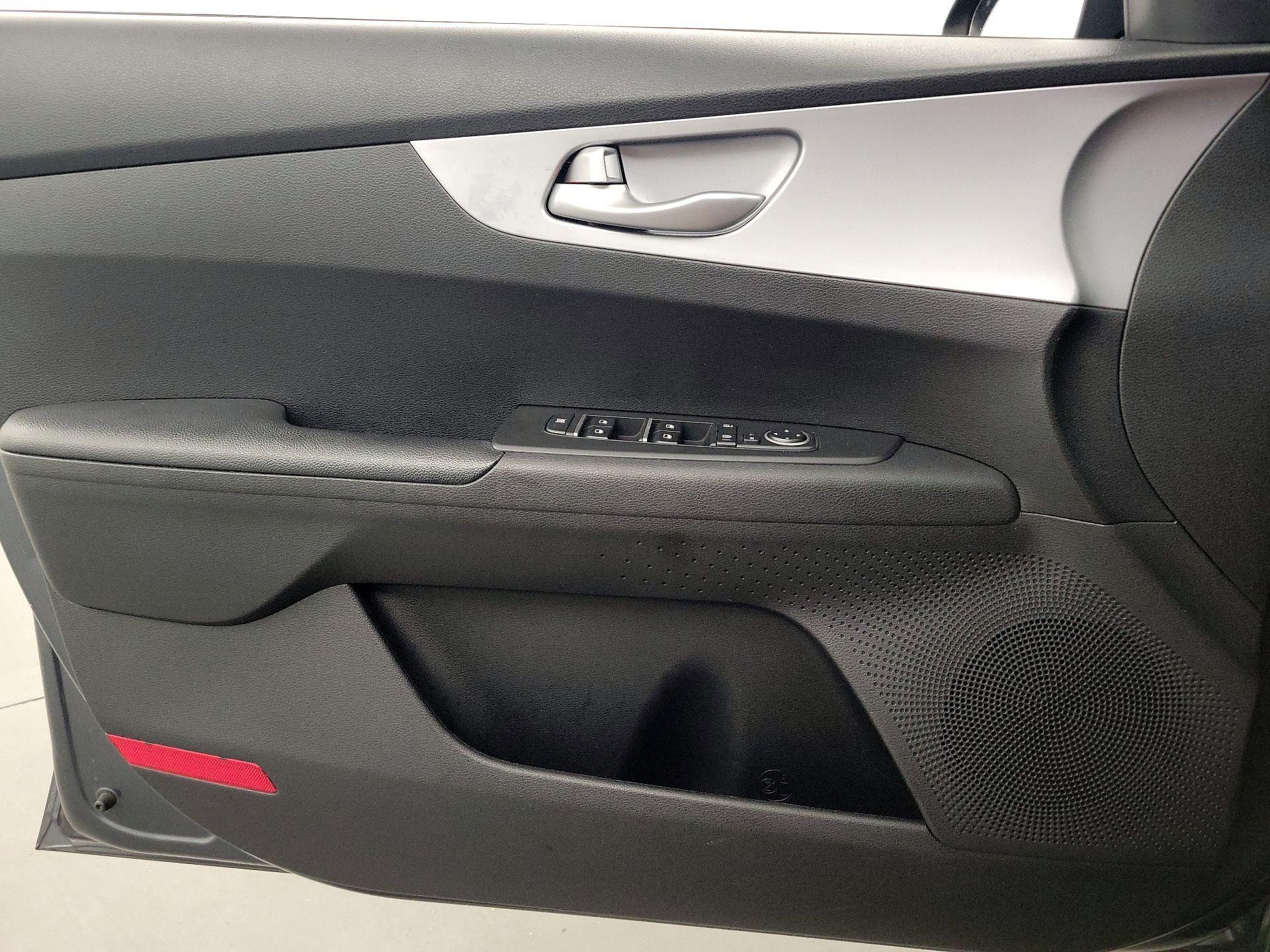 Thumbnail: 2023 Kia Forte - 12