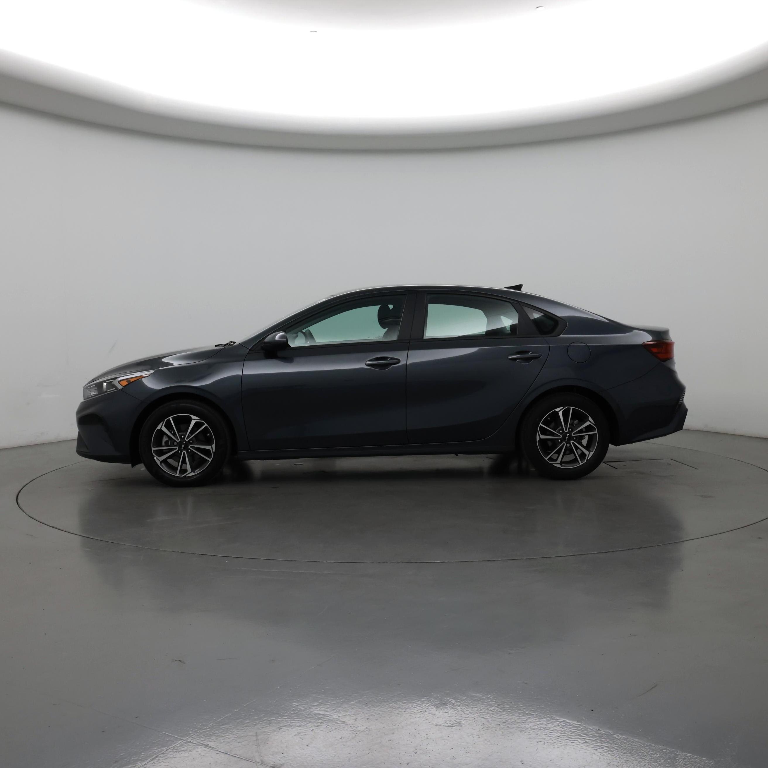 Thumbnail: 2023 Kia Forte - 3