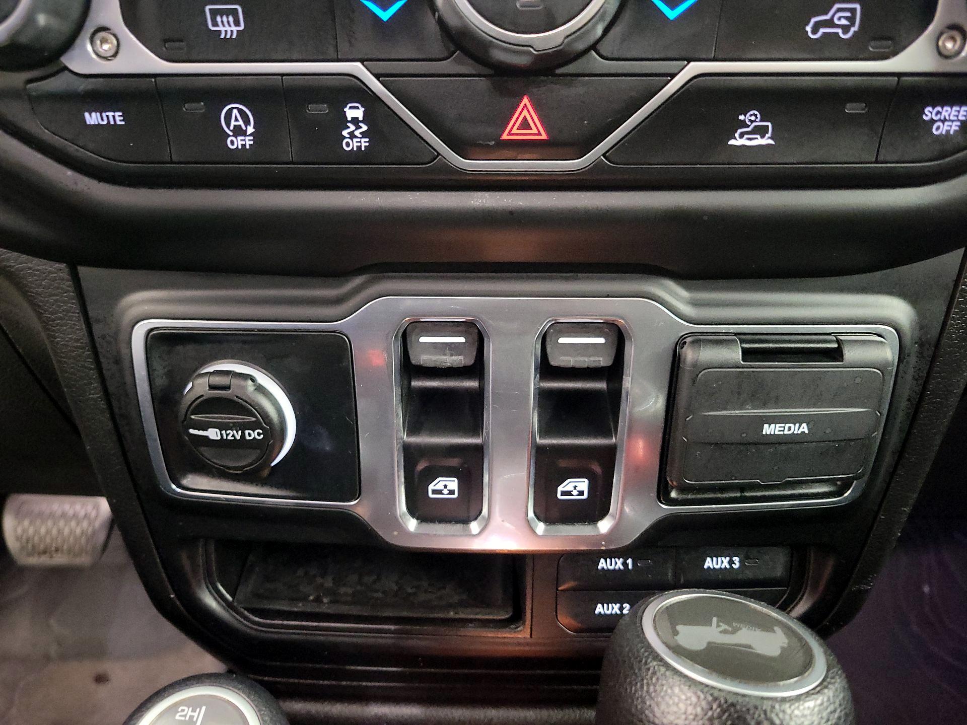 Thumbnail: 2021 Jeep Wrangler - 18
