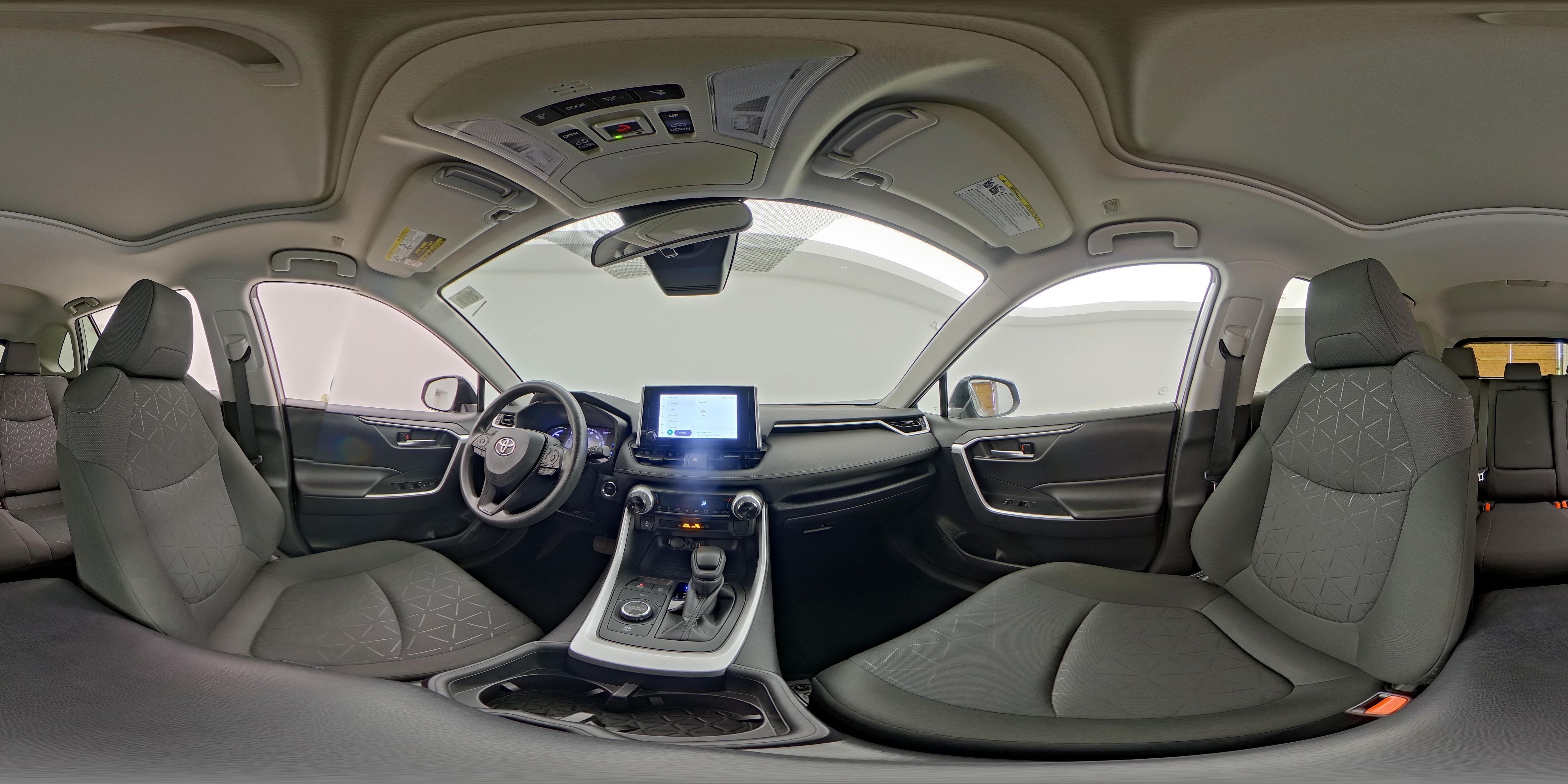 2024 Toyota RAV4 XLE - Photo 25
