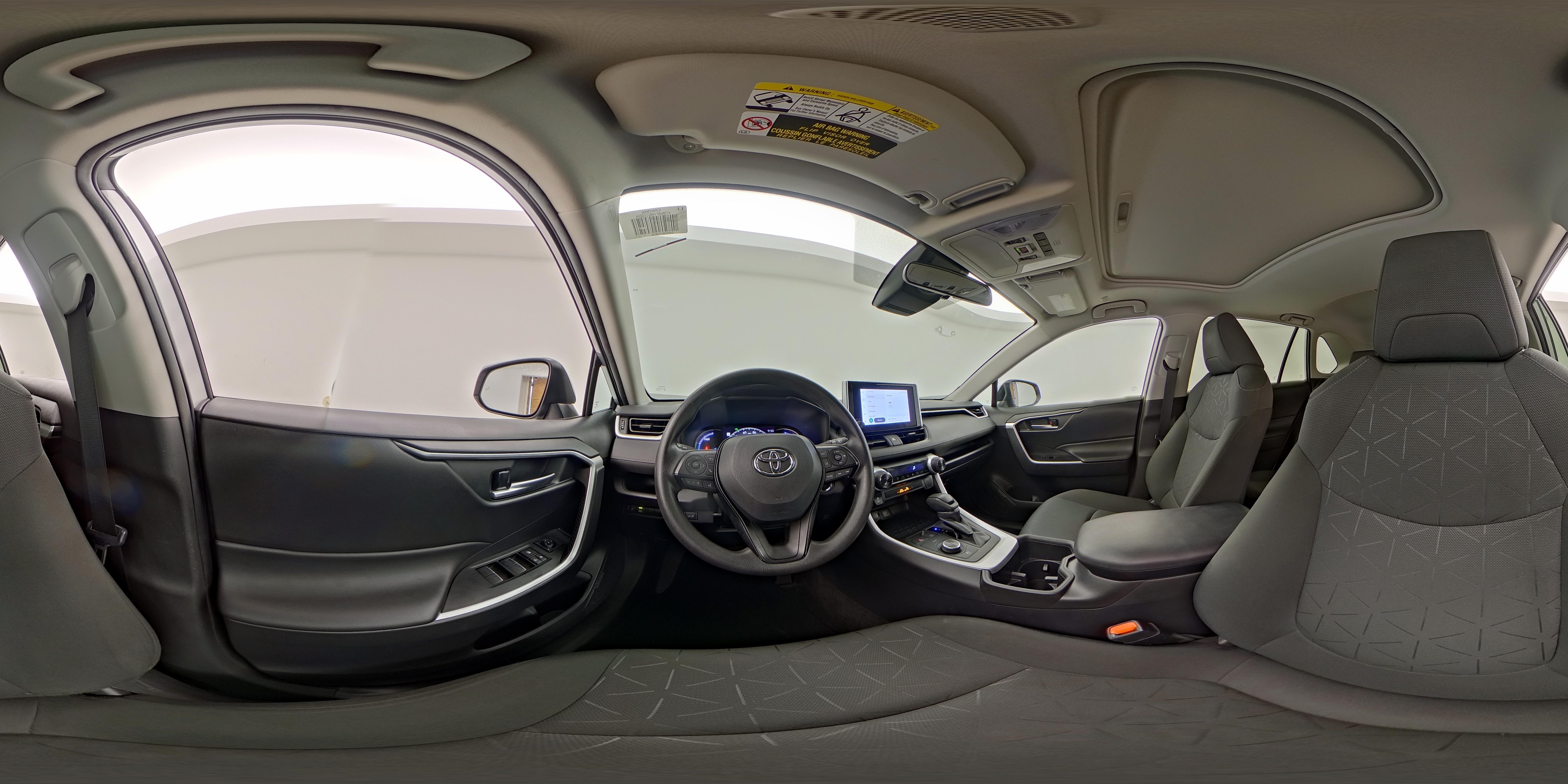 2024 Toyota RAV4 XLE - Photo 27