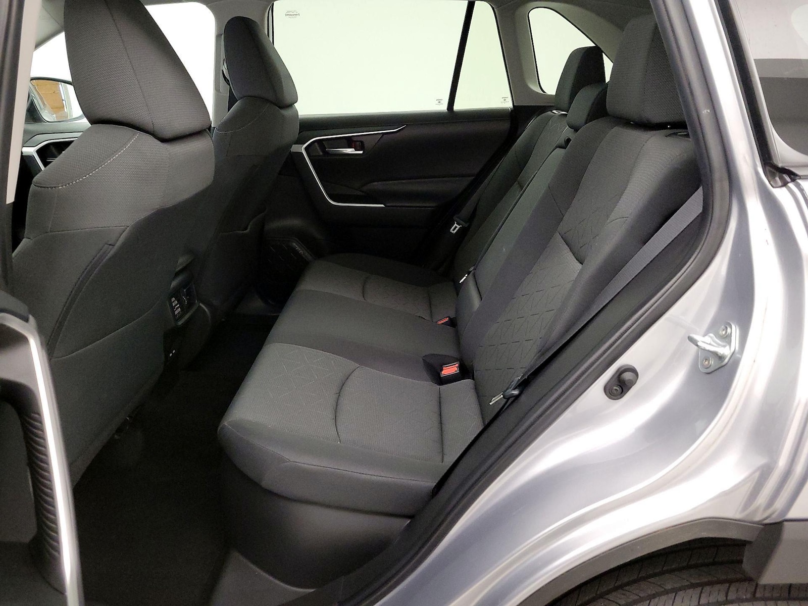 2024 Toyota RAV4 XLE - Photo 21
