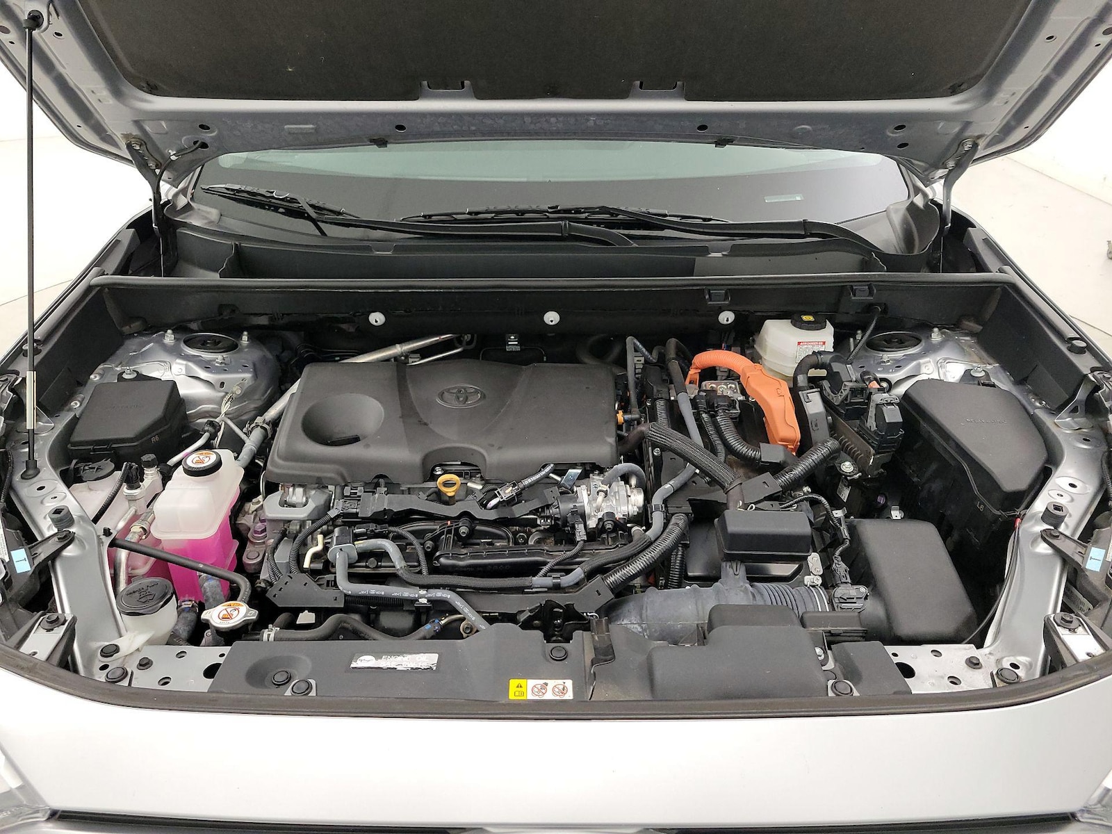 2024 Toyota RAV4 XLE - Photo 23