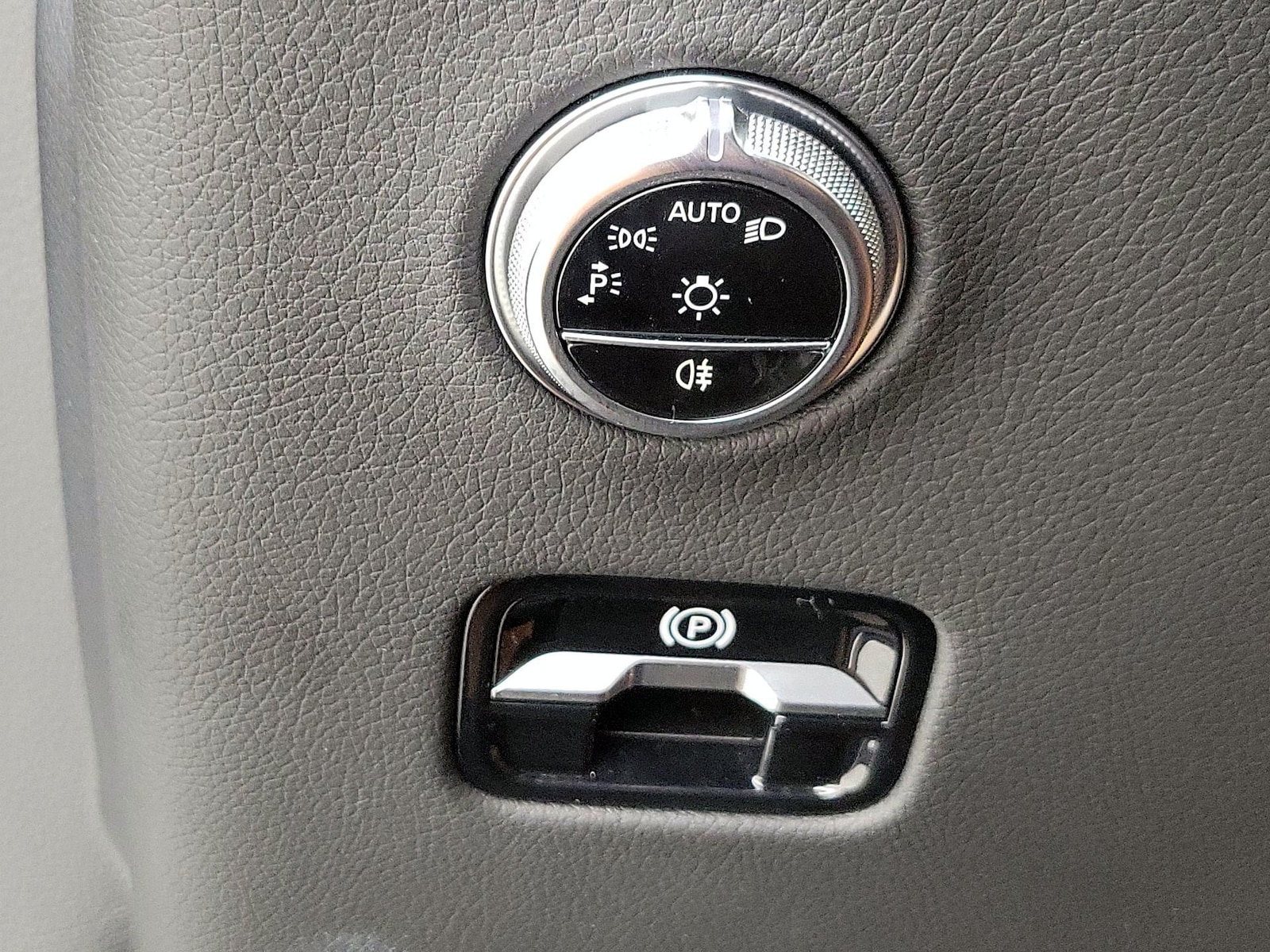 2024 Mercedes-Benz GLC GLC300 - Photo 14