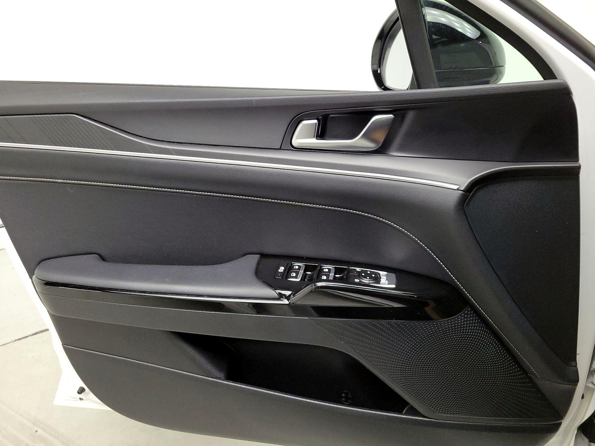 Thumbnail: 2025 Kia K5 - 12