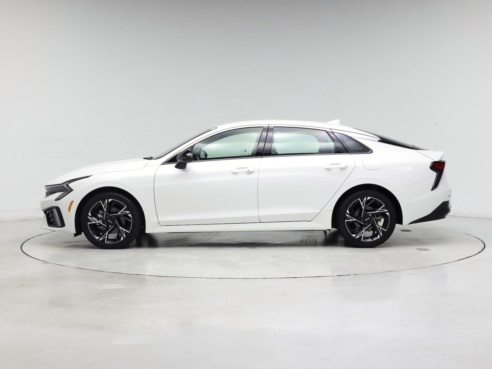 2025 Kia K5 GT-Line - Photo 4