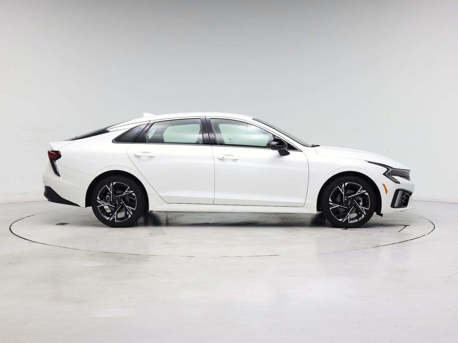2025 Kia K5 GT-Line - Photo 8