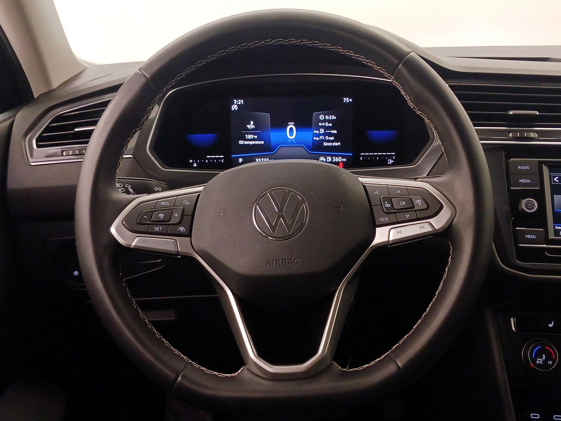 Thumbnail: 2023 Volkswagen Tiguan - 10