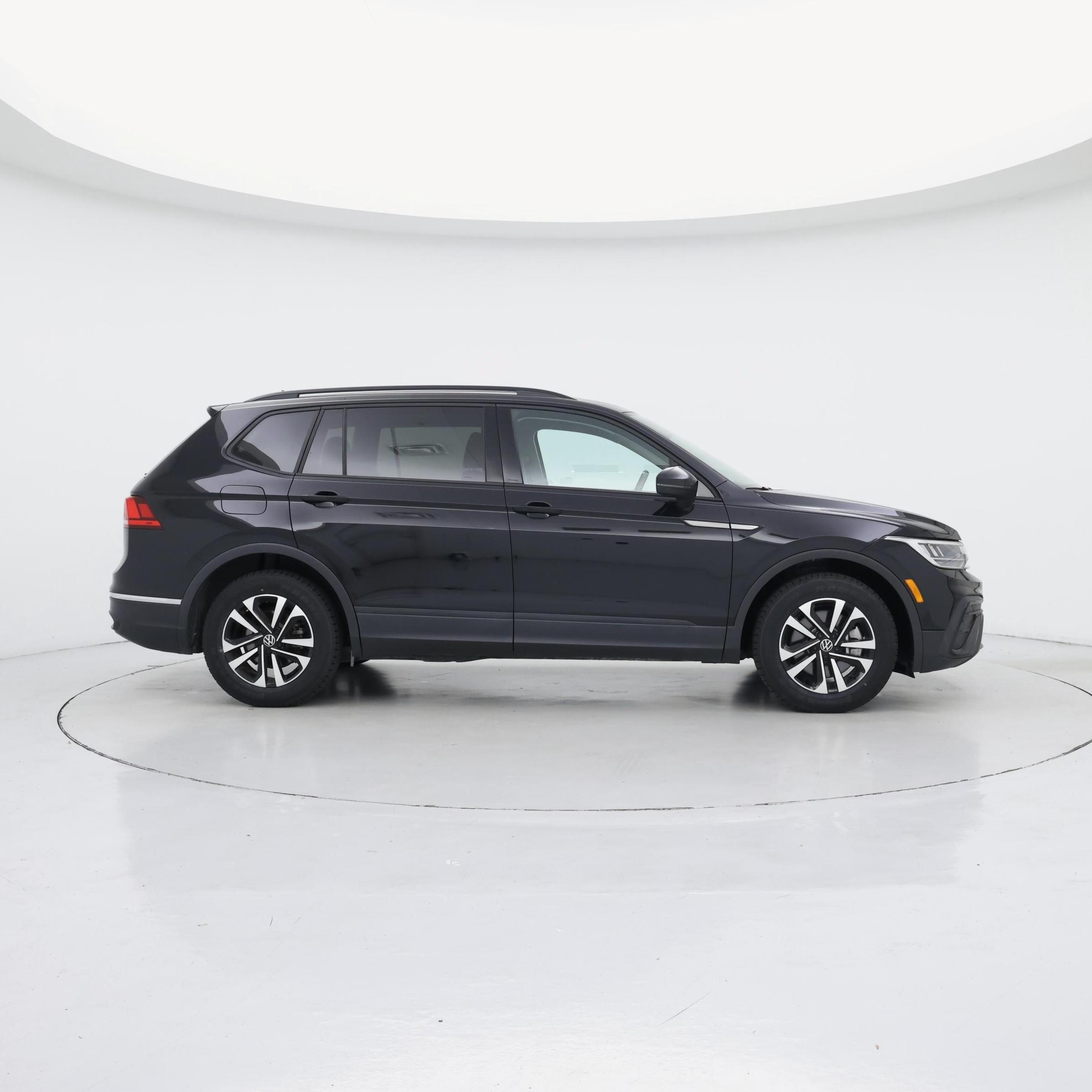 Thumbnail: 2023 Volkswagen Tiguan - 7