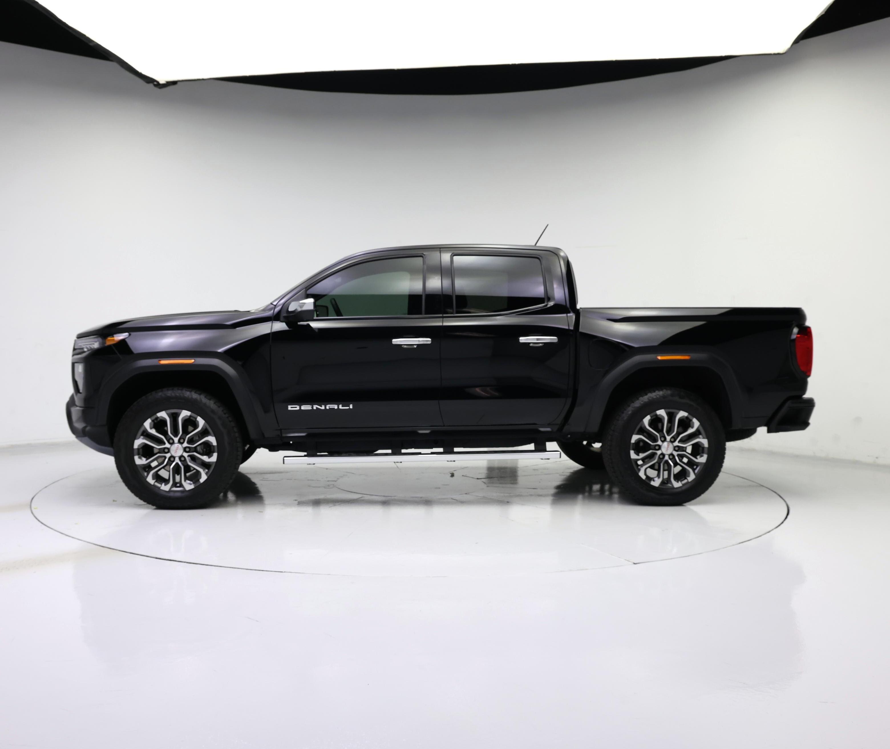 Thumbnail: 2025 GMC Canyon - 3