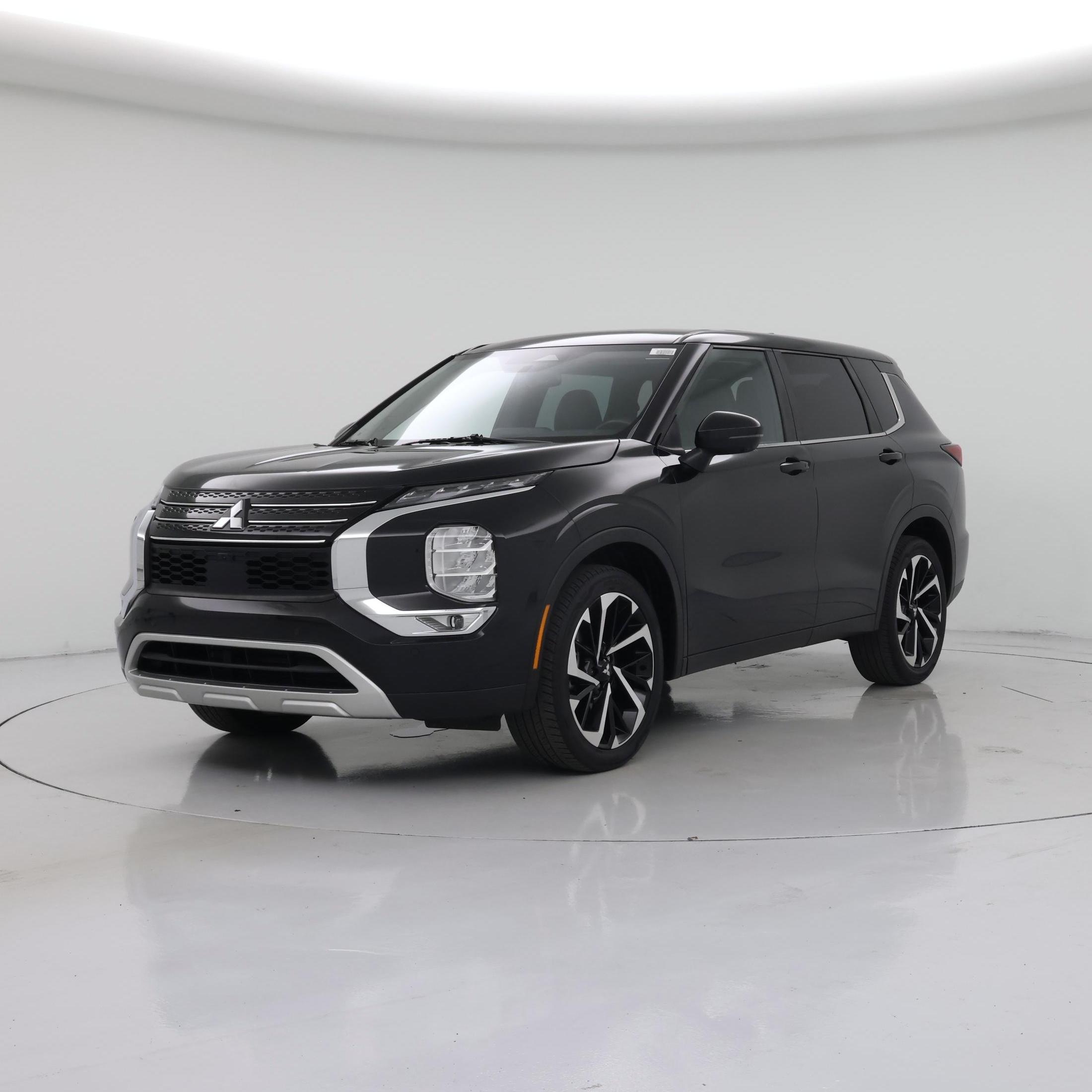 Thumbnail: 2023 Mitsubishi Outlander - 4