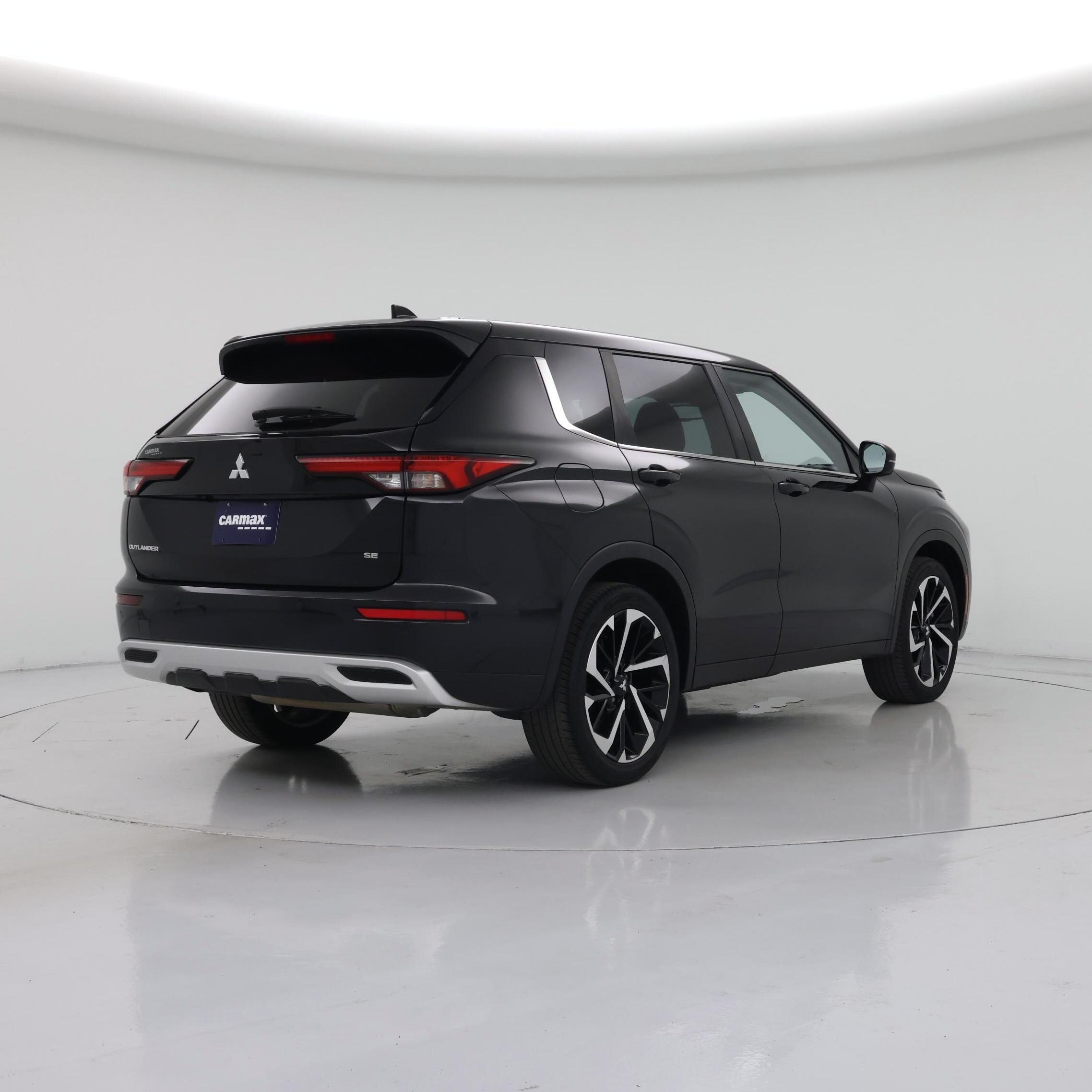 Thumbnail: 2023 Mitsubishi Outlander - 8