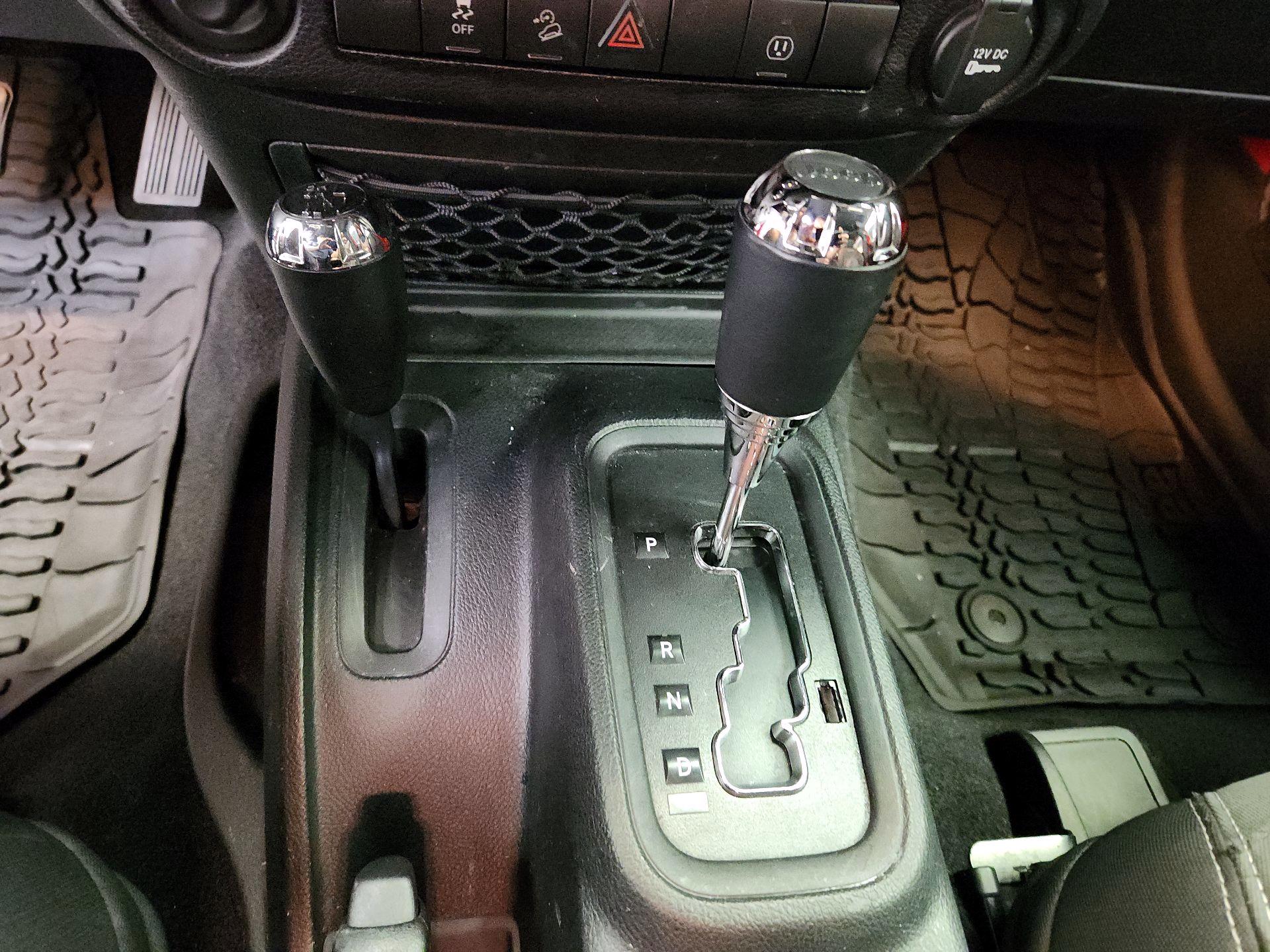 Thumbnail: 2018 Jeep Wrangler - 16