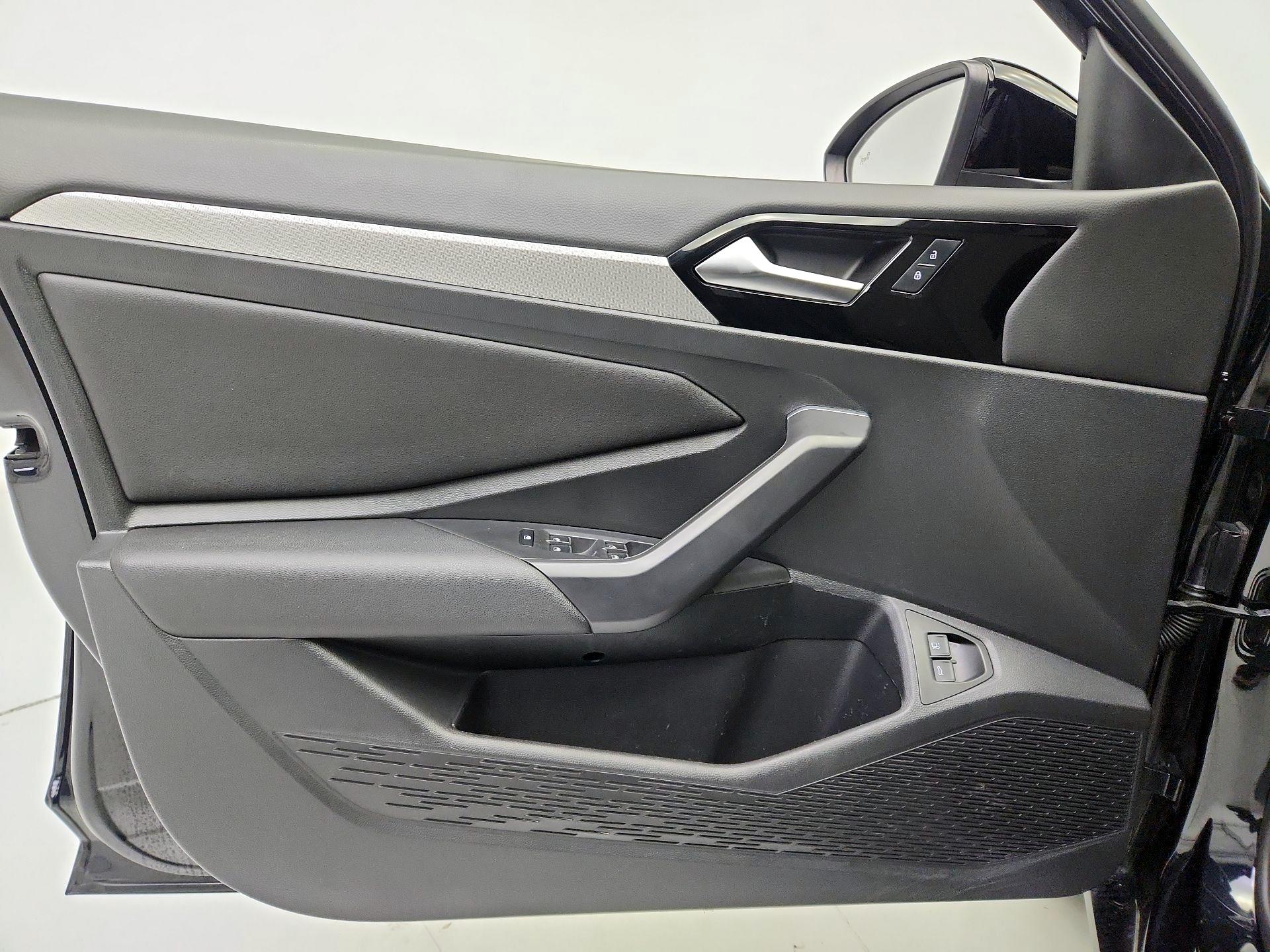 Thumbnail: 2021 Volkswagen Jetta - 12