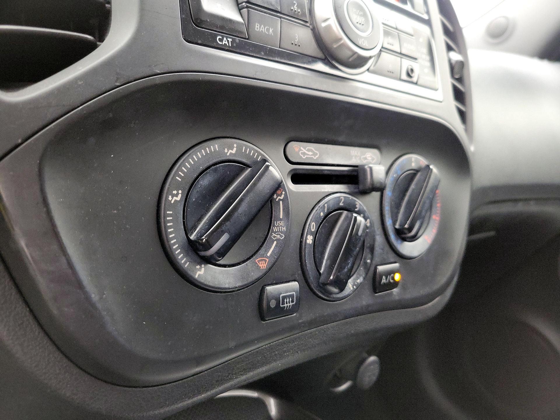 Thumbnail: 2014 Nissan Juke - 15