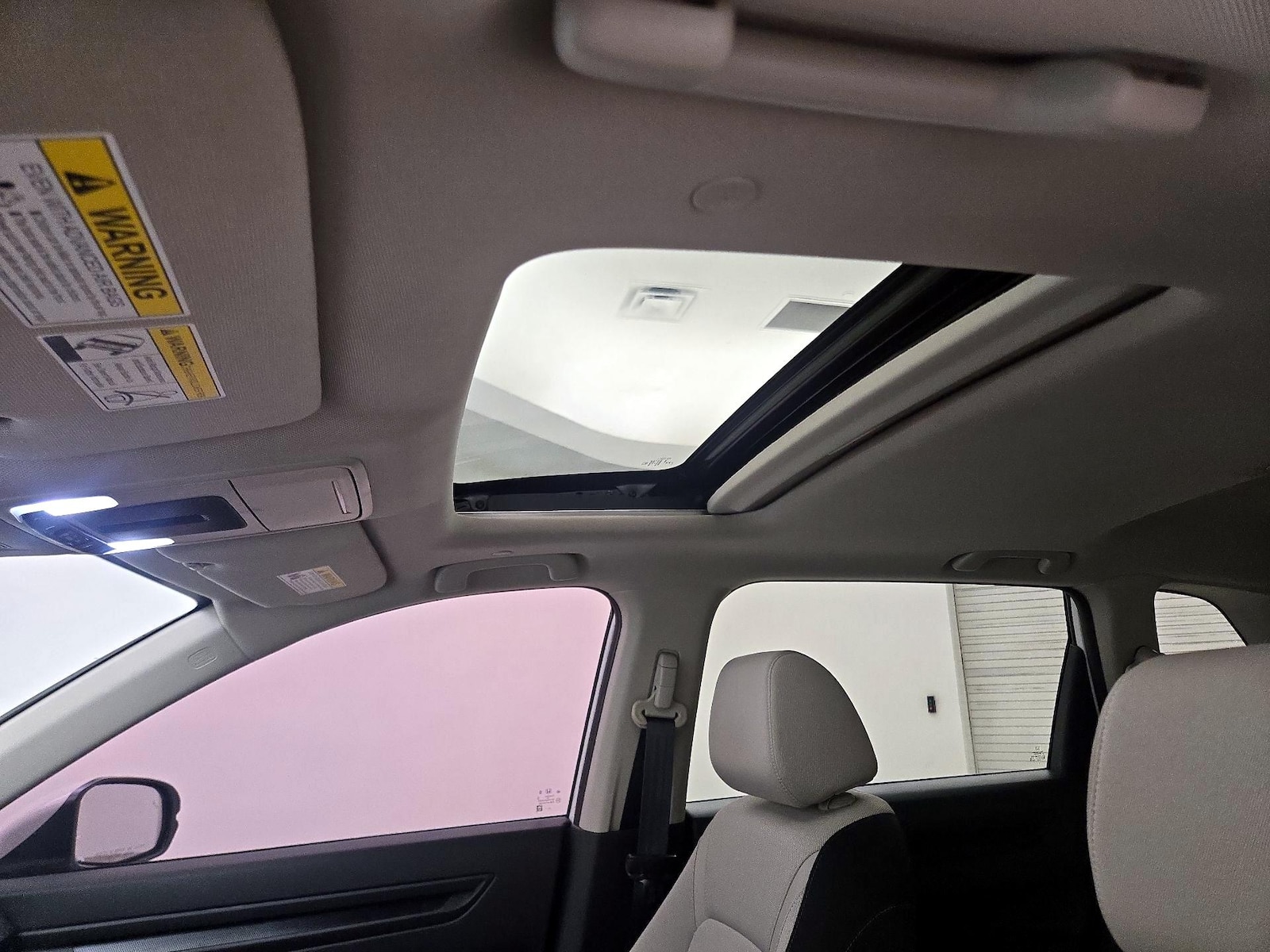 Sunroof(s) & Overhead Airbags