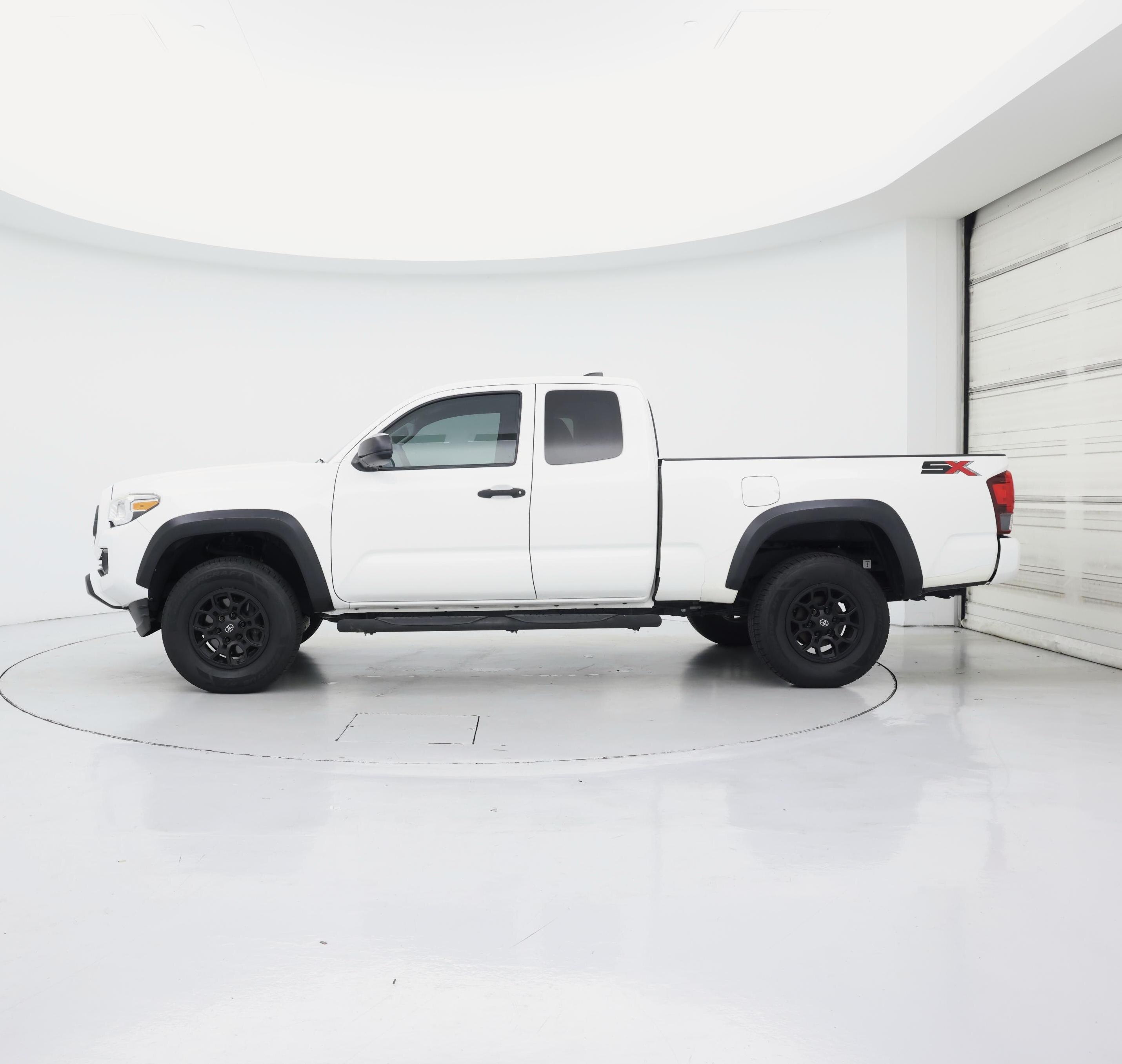 Thumbnail: 2021 Toyota Tacoma - 3