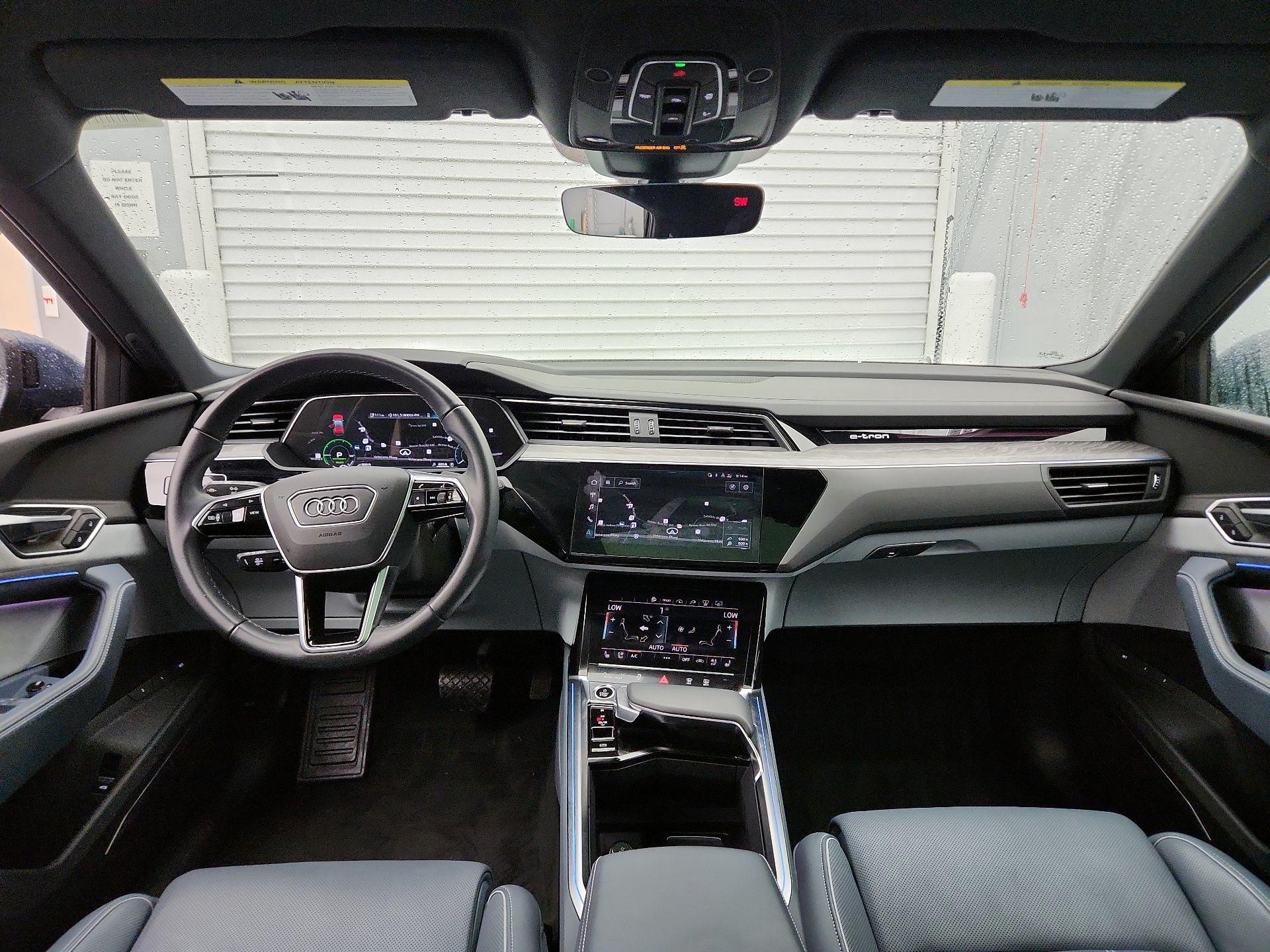 Thumbnail: 2022 Audi e-tron S - 9