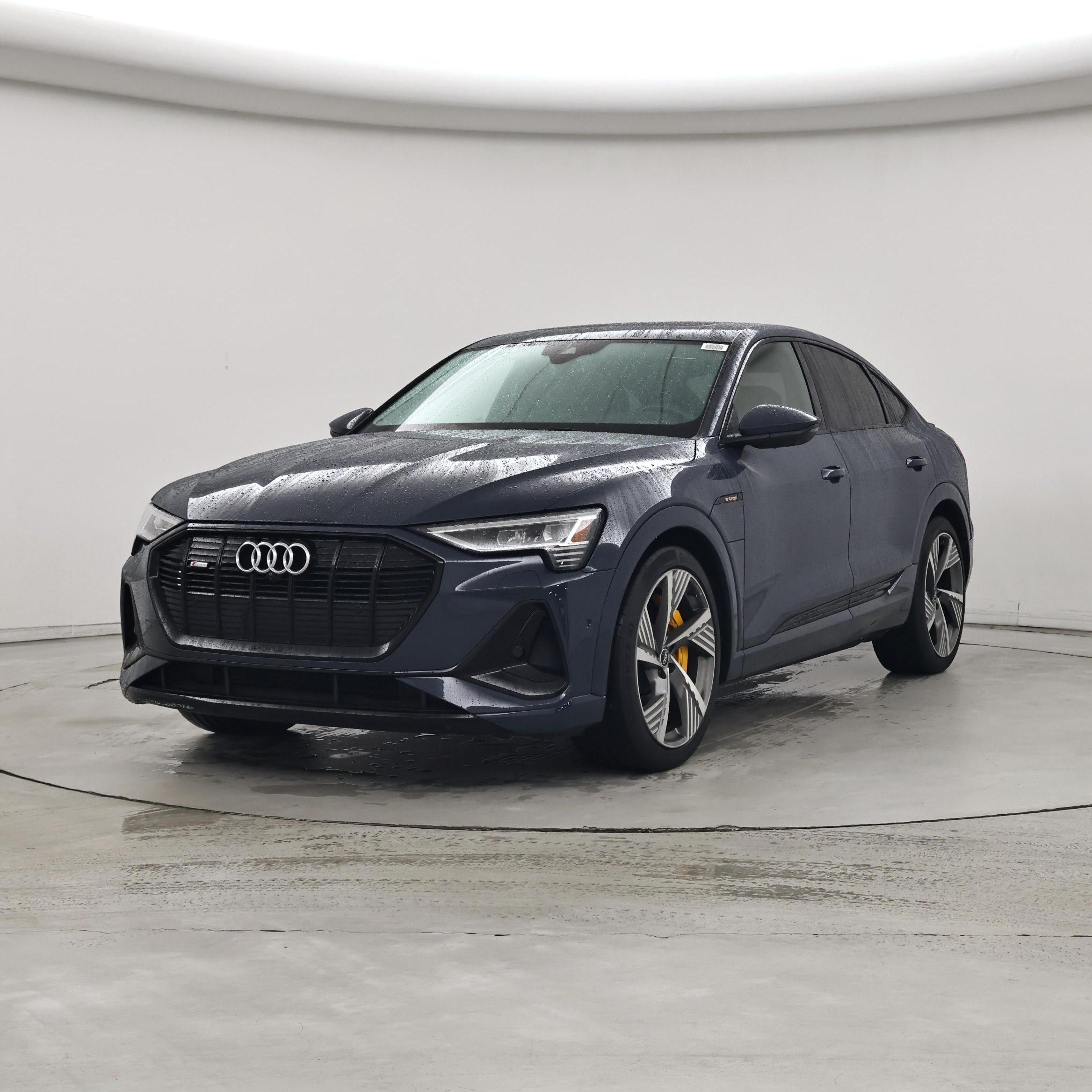 Thumbnail: 2022 Audi e-tron S - 4