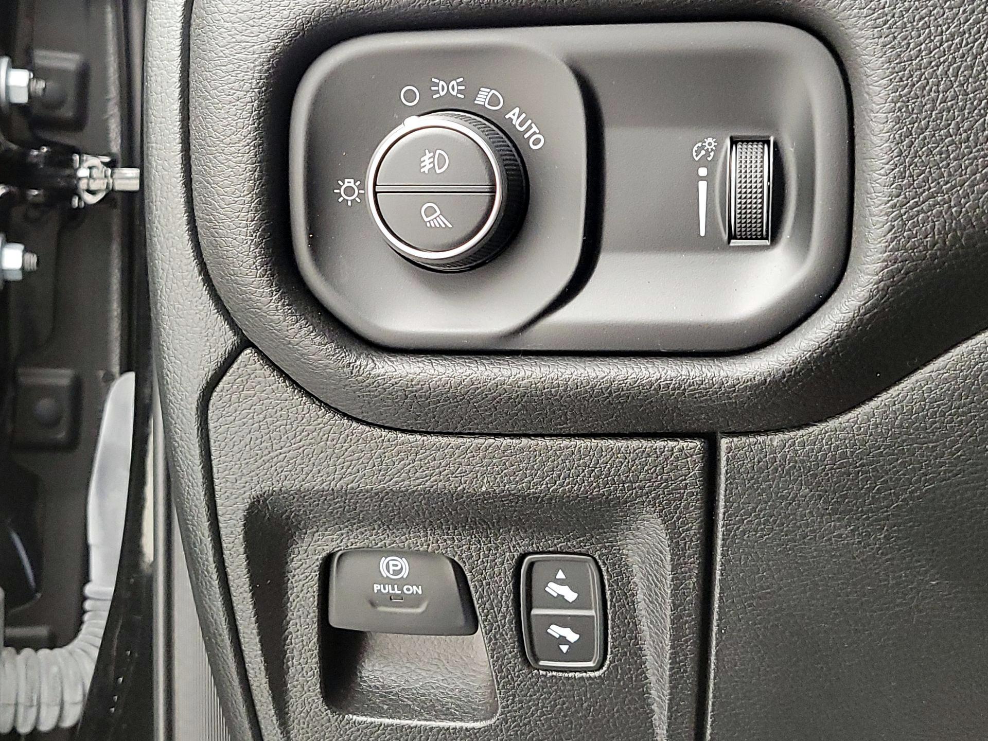 Thumbnail: 2025 RAM 1500 - 13