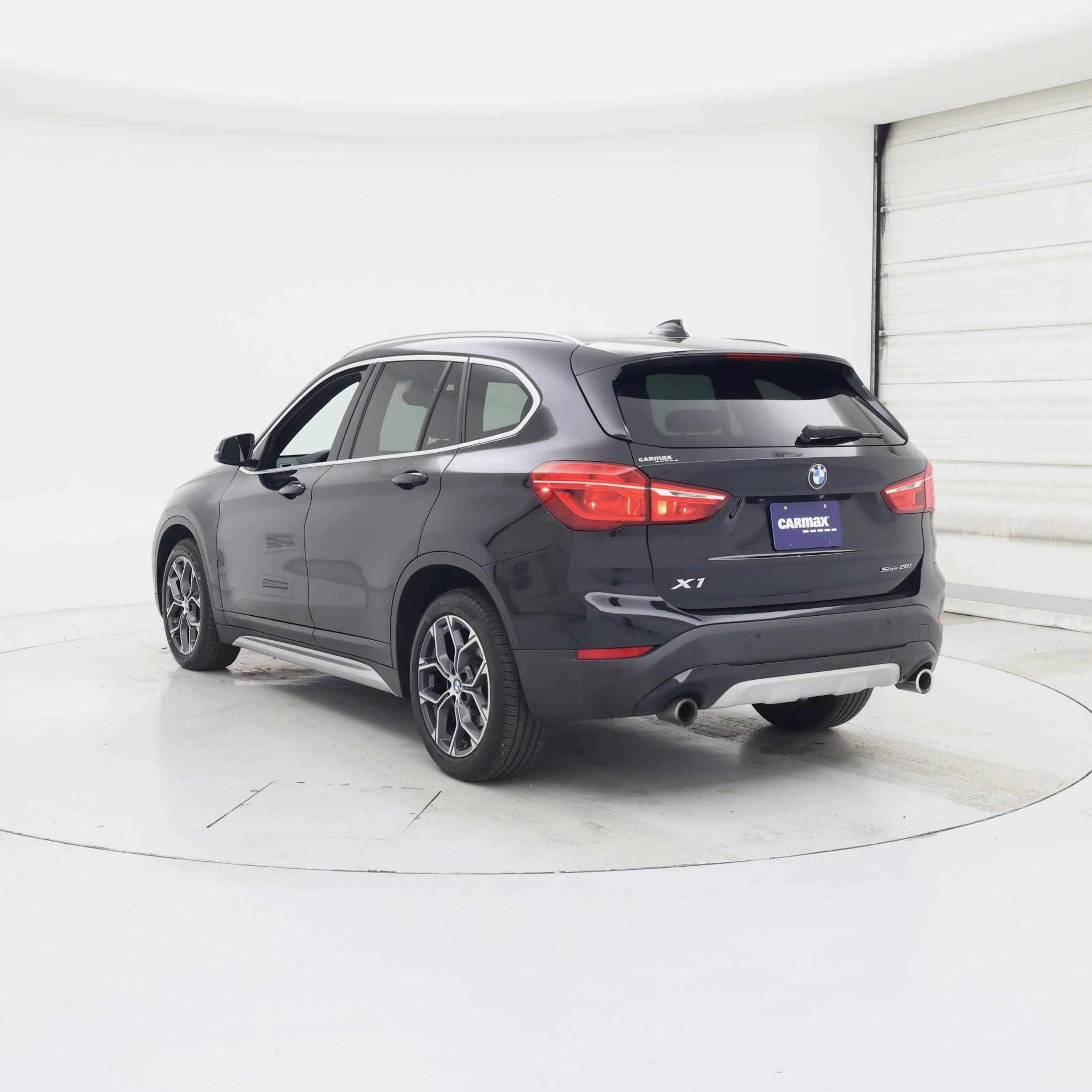 Thumbnail: 2021 BMW X1 - 2