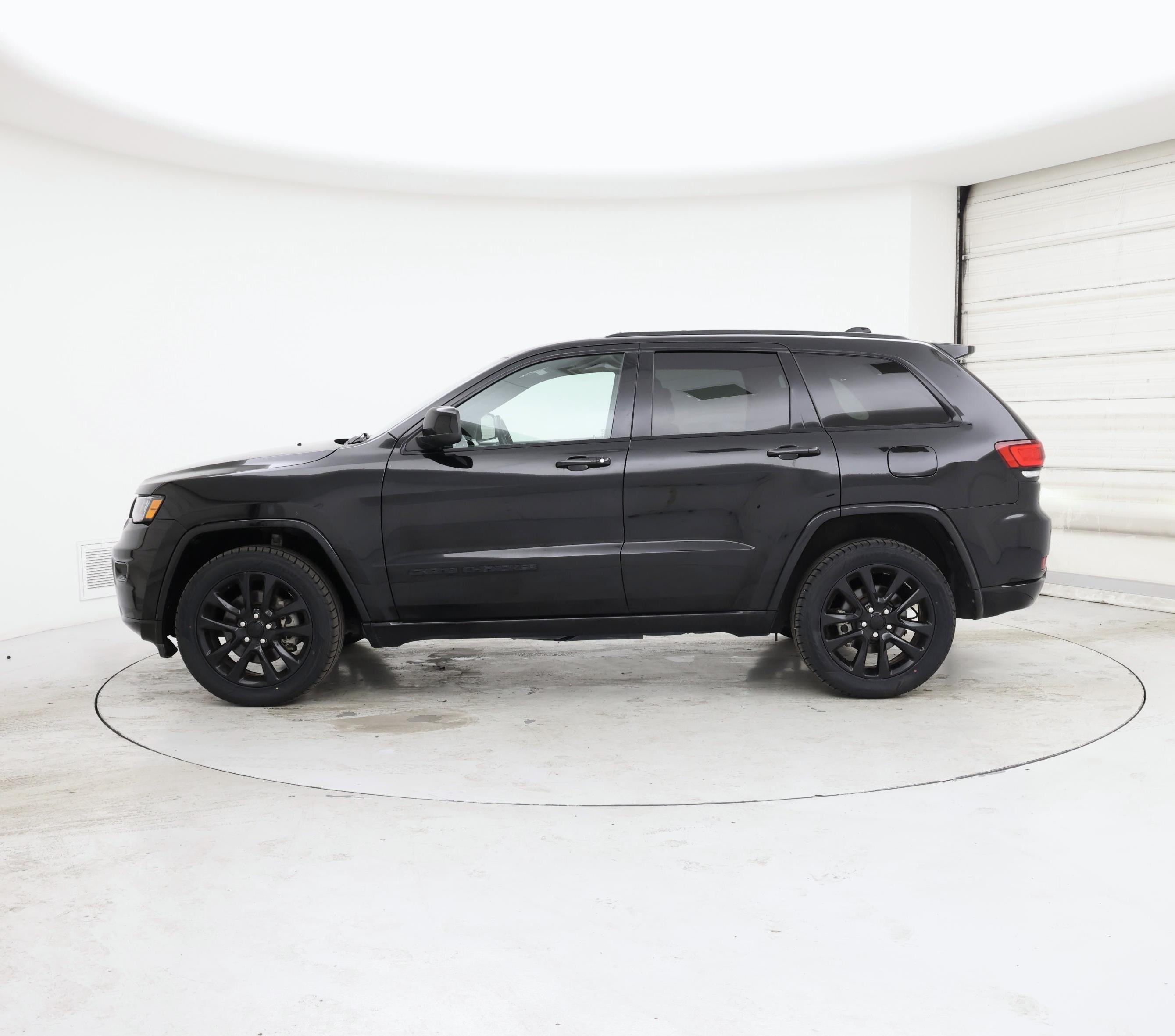 Thumbnail: 2021 Jeep Grand Cherokee - 3