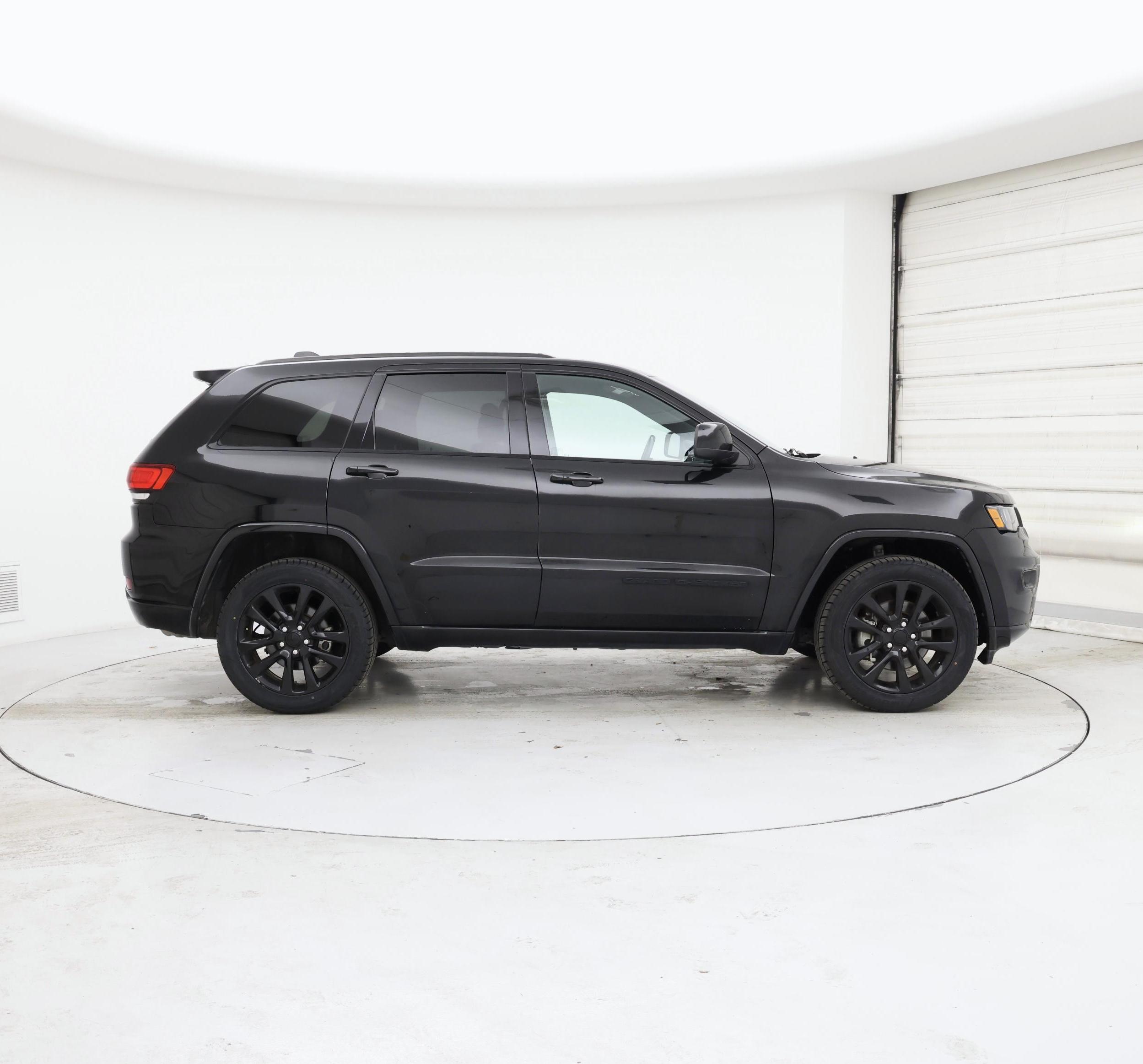 Thumbnail: 2021 Jeep Grand Cherokee - 7