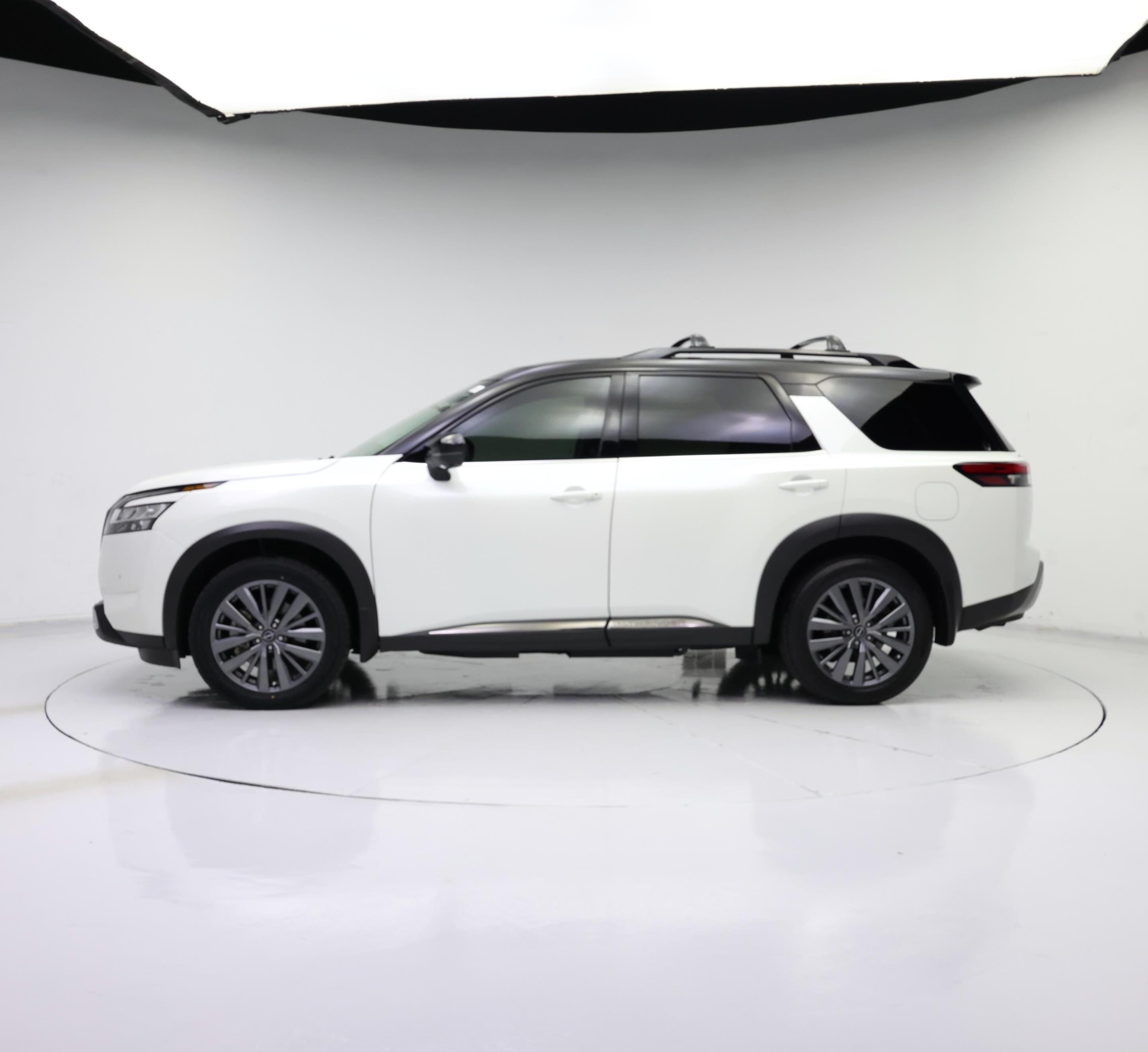 Thumbnail: 2024 Nissan Pathfinder - 3
