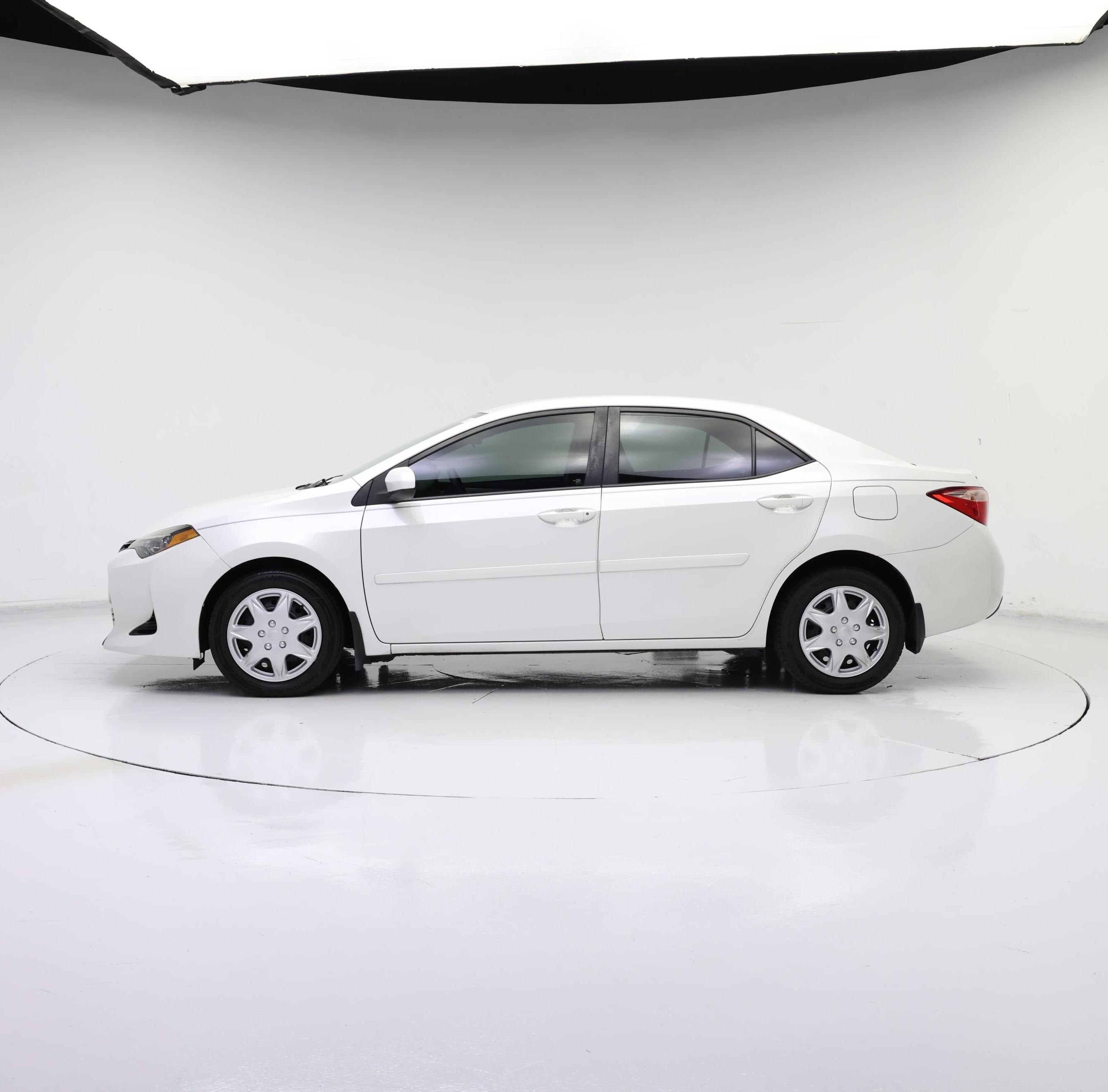 Thumbnail: 2017 Toyota Corolla - 3