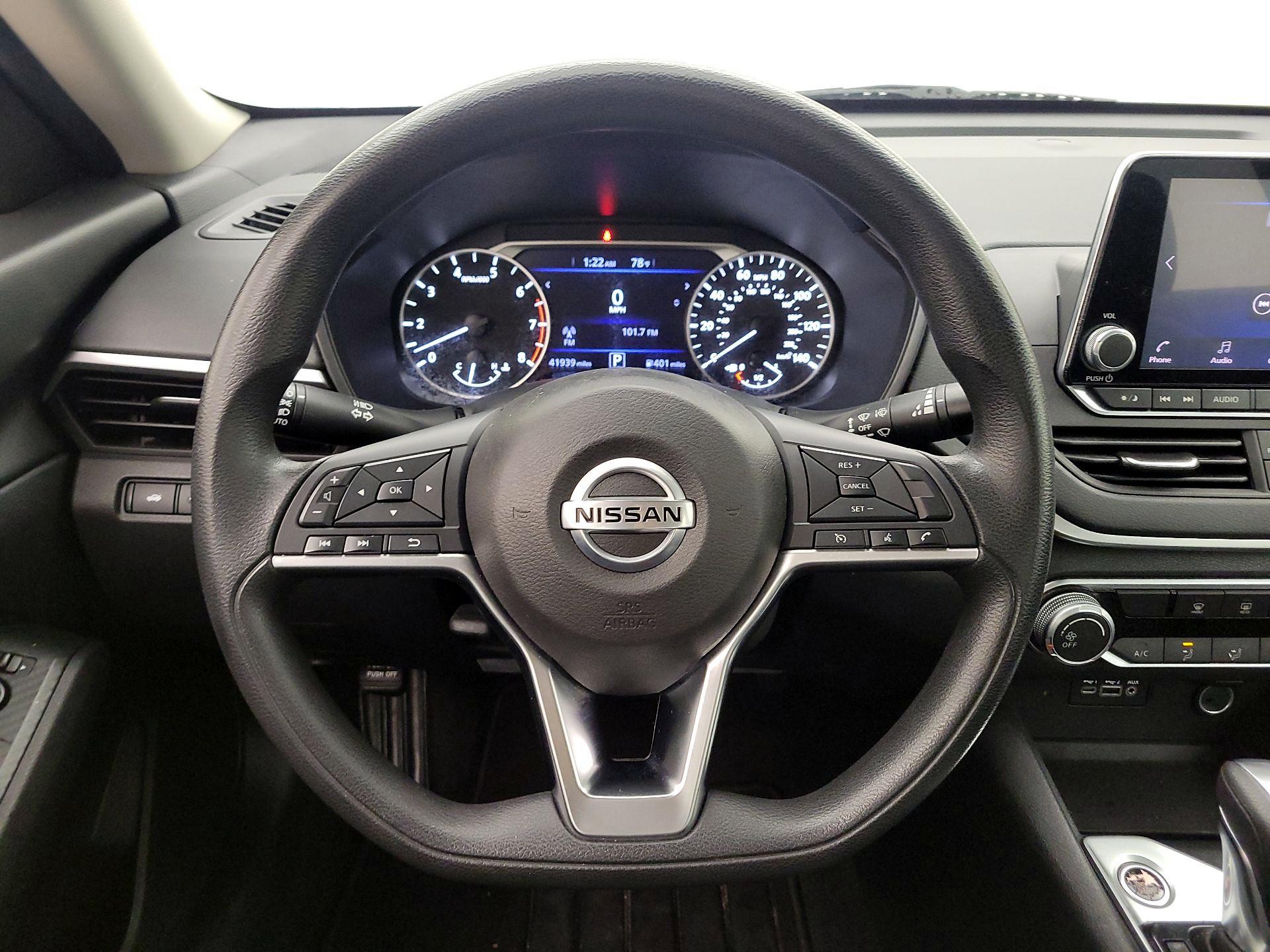 Thumbnail: 2020 Nissan Altima - 10