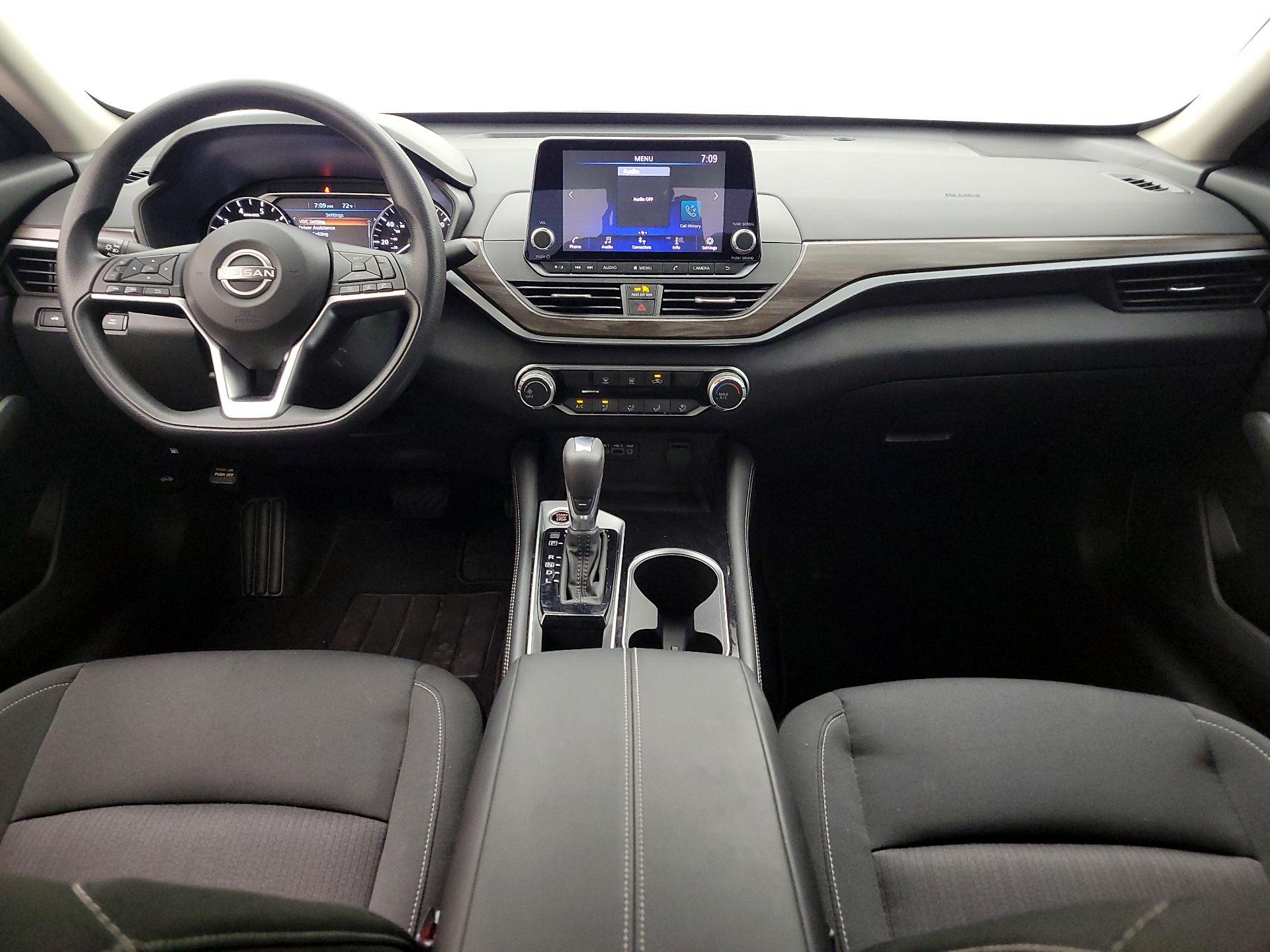 Thumbnail: 2023 Nissan Altima - 9