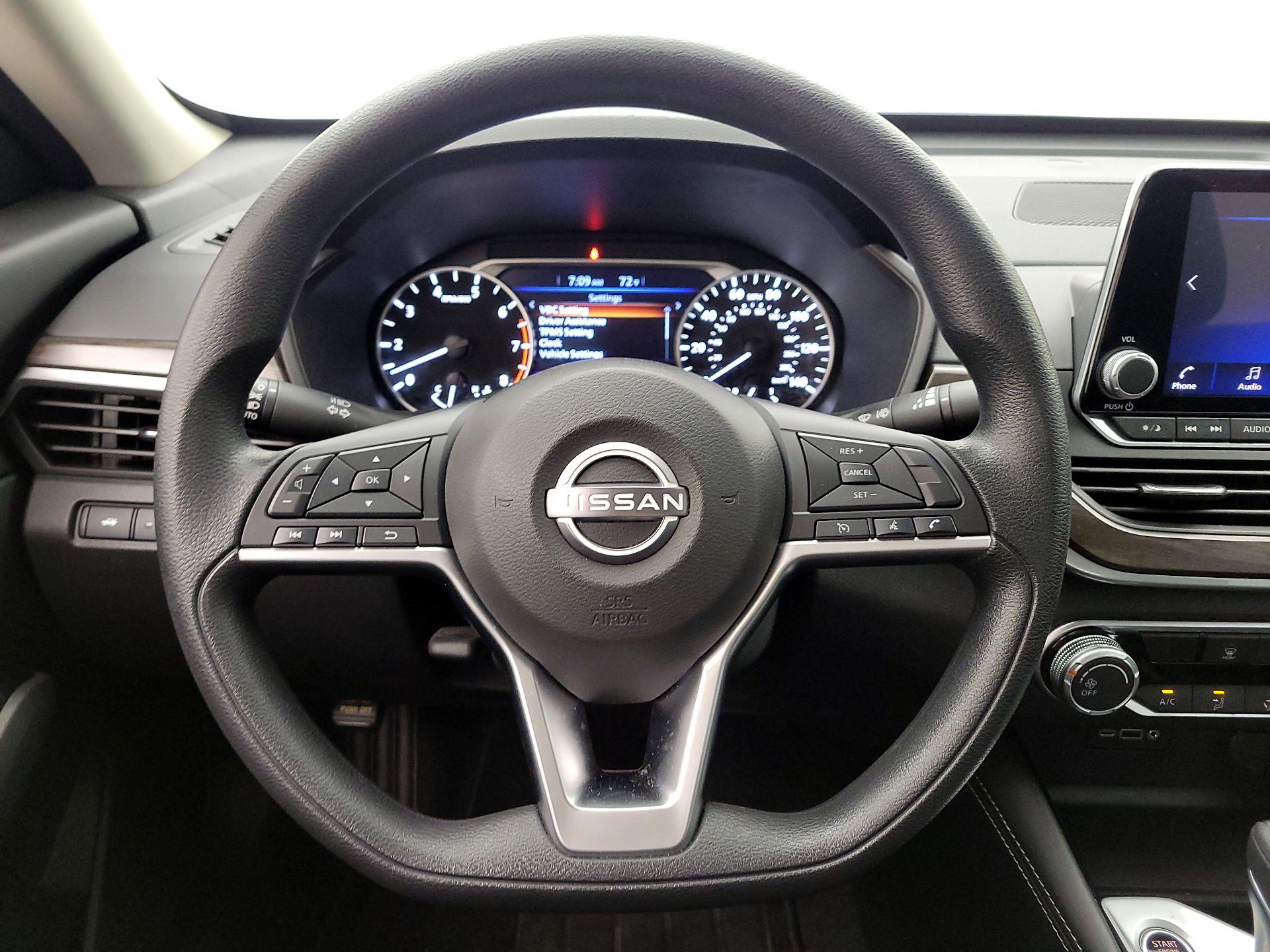 Thumbnail: 2023 Nissan Altima - 10
